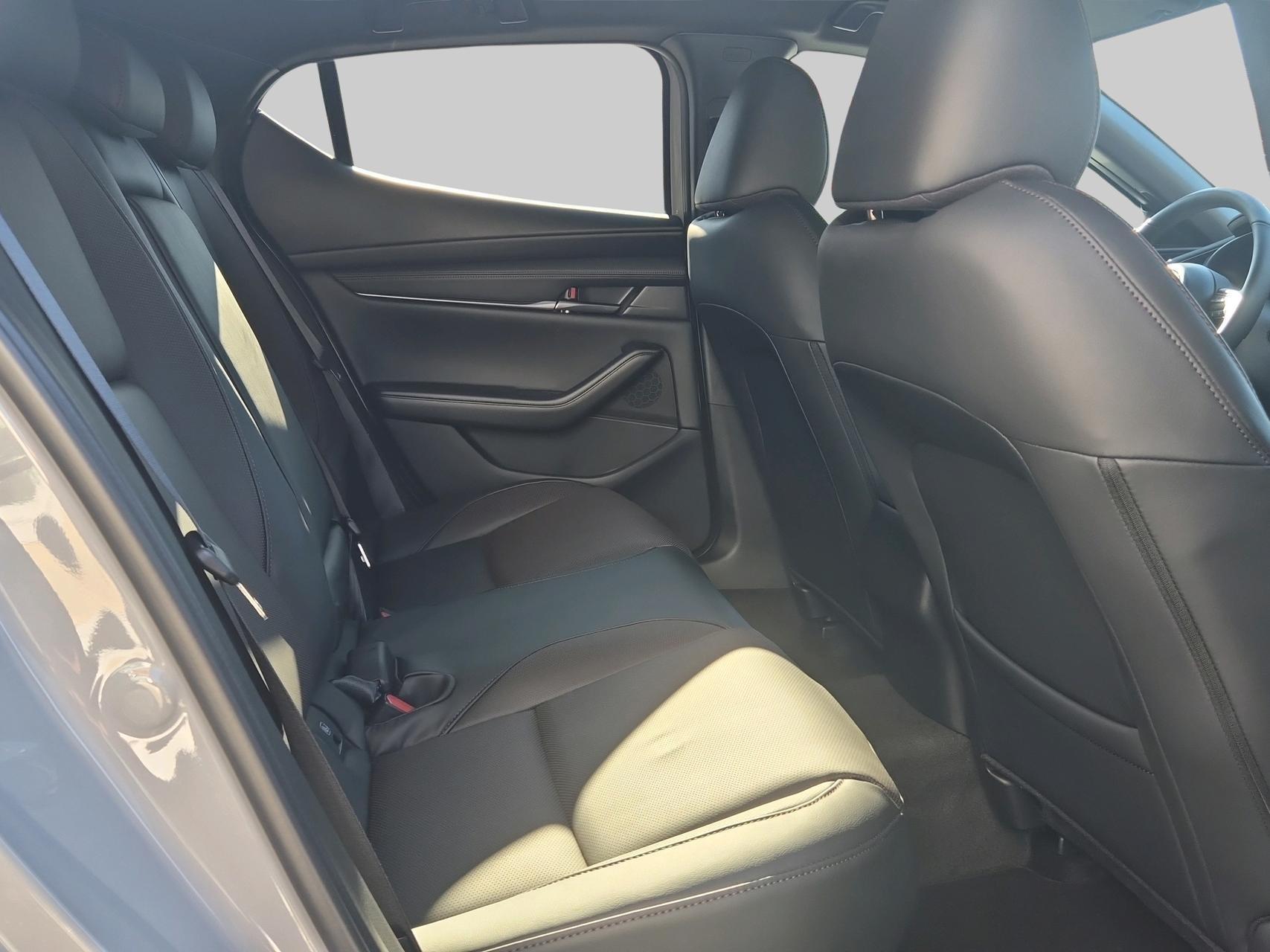 MAZDA 3 Hatchback SKYACTIV-X M Hybrid 186 Takumi Automat-image-13