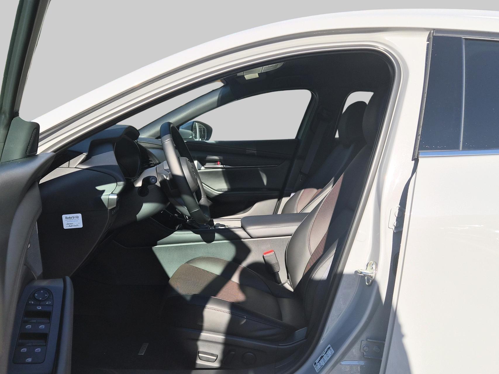 MAZDA 3 Hatchback SKYACTIV-X M Hybrid 186 Takumi Automat-image-7
