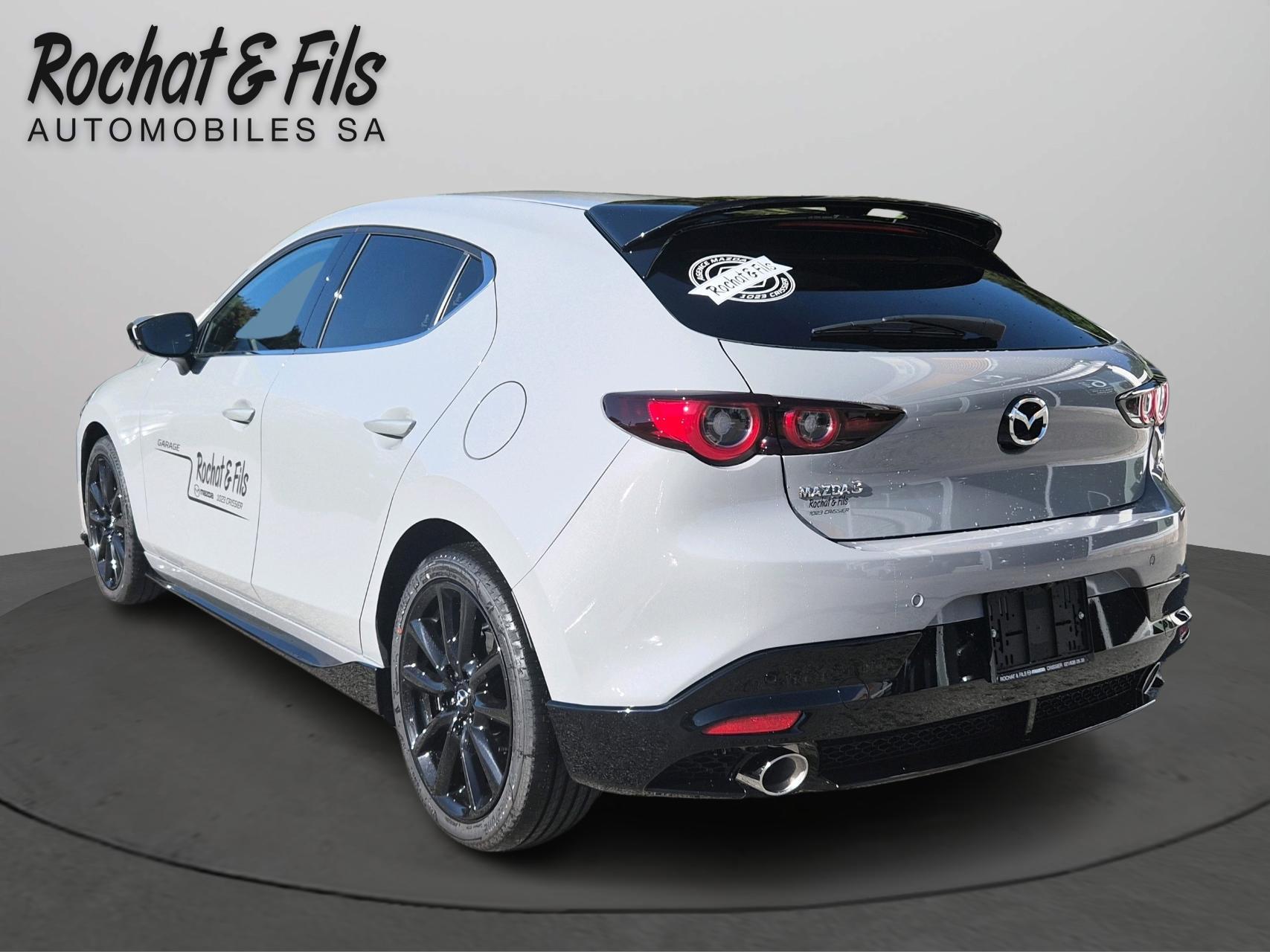 MAZDA 3 Hatchback SKYACTIV-X M Hybrid 186 Takumi Automat-image-2