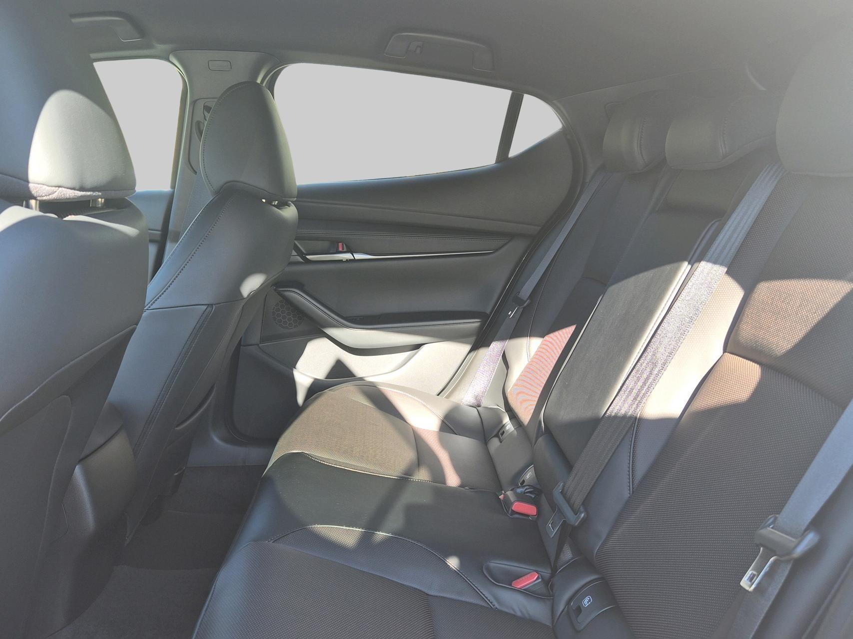 MAZDA 3 Hatchback SKYACTIV-X M Hybrid 186 Takumi Automat-image-8