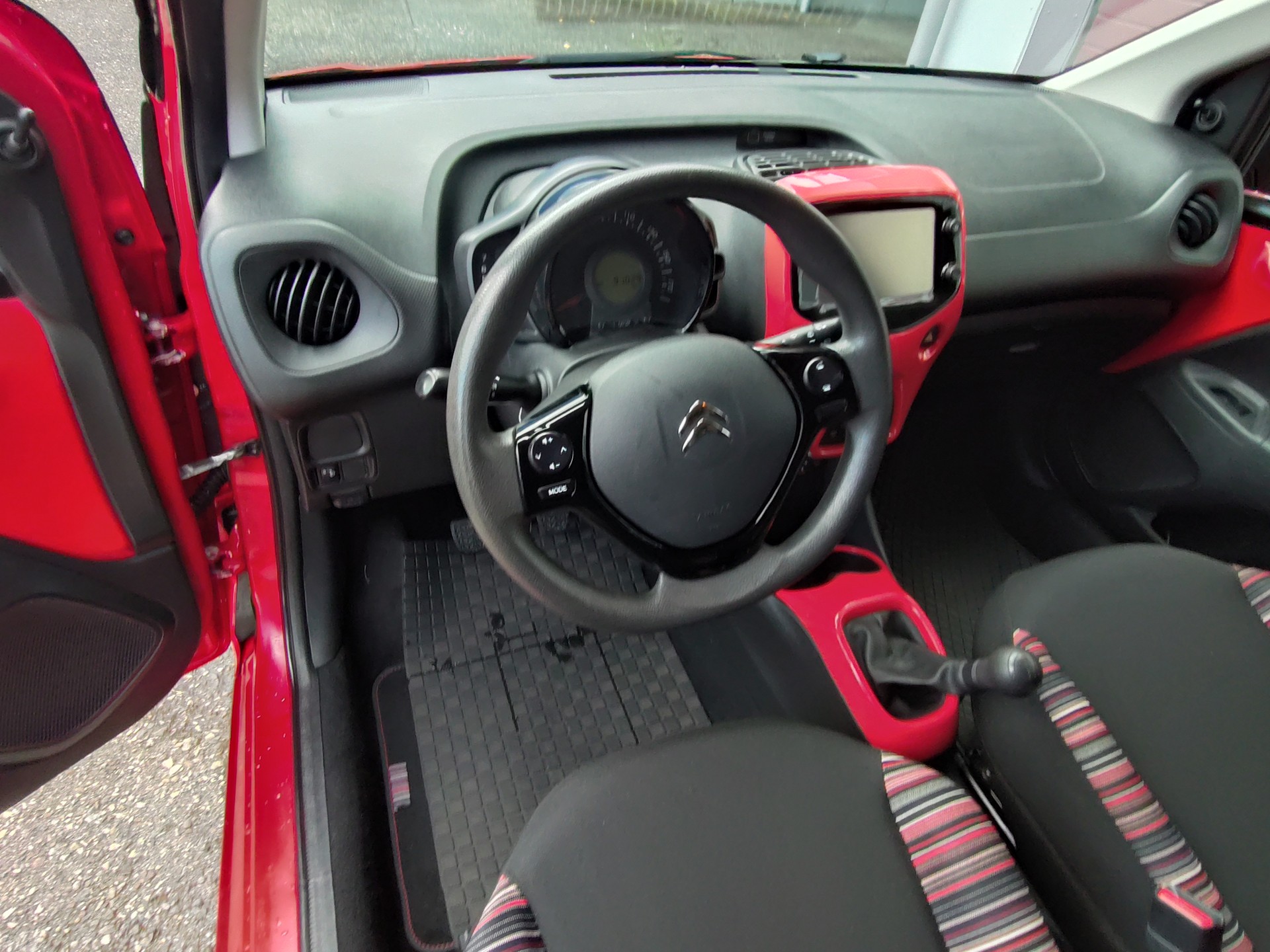 CITROEN C1 1.0 VTi Feel Edition Airscape-image-11