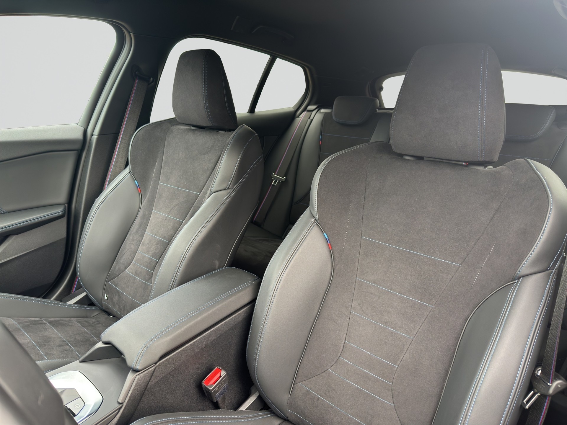 BMW 120 M Sport Pro Steptronic-image-5