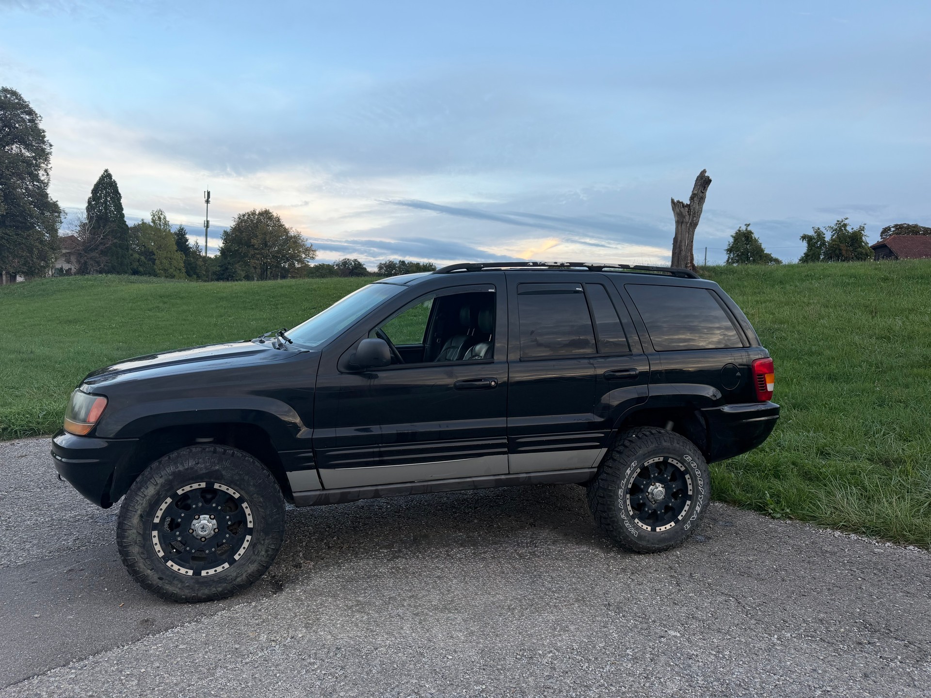 JEEP Grand Cherokee 4.7 Limited Automatic-image-6
