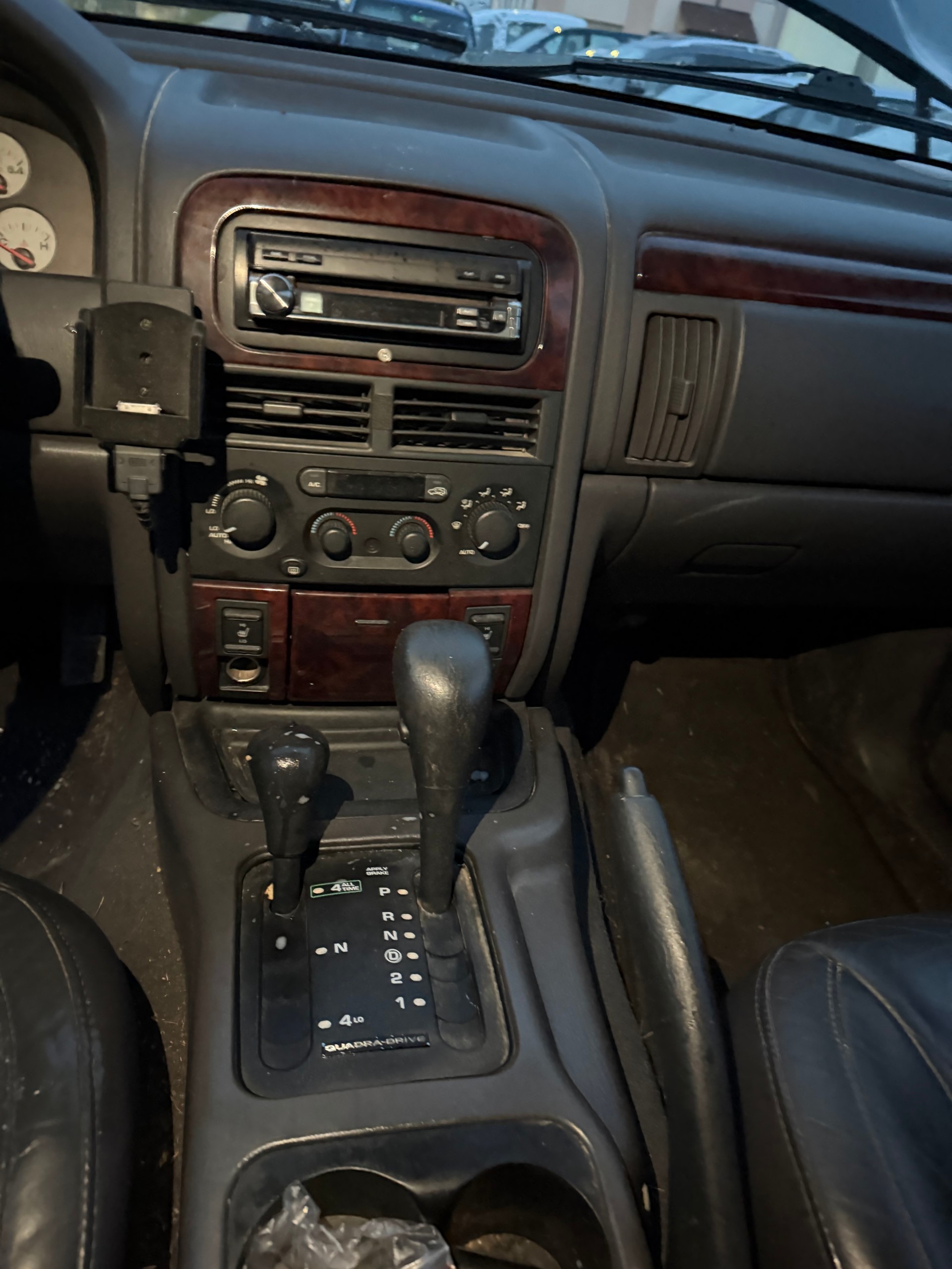 JEEP Grand Cherokee 4.7 Limited Automatic-image-4