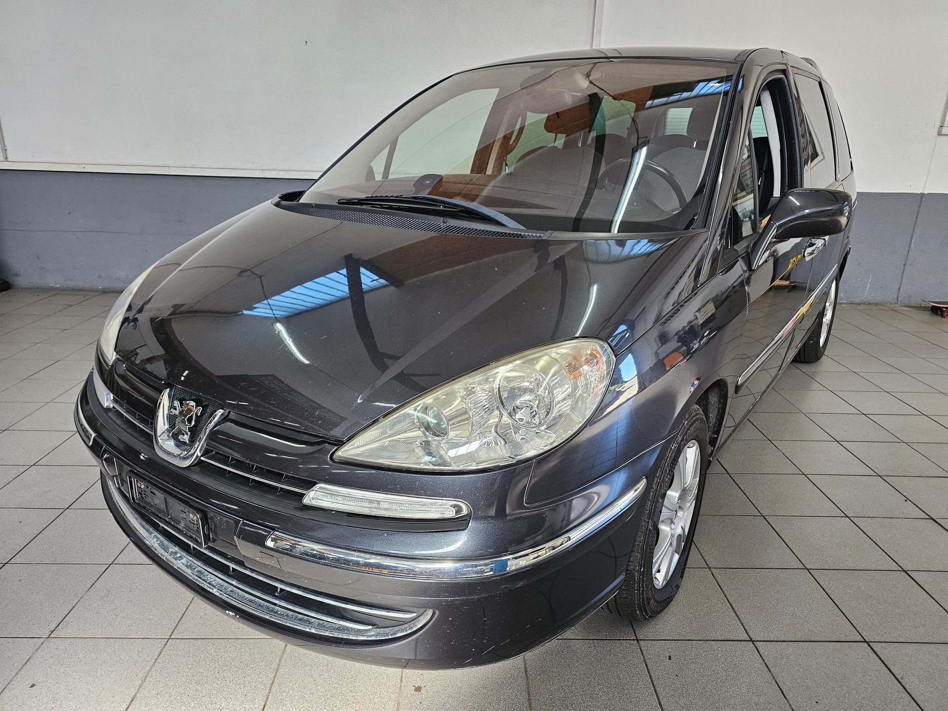 PEUGEOT 807 2.0 16V HDi (ST) Family+-image-1