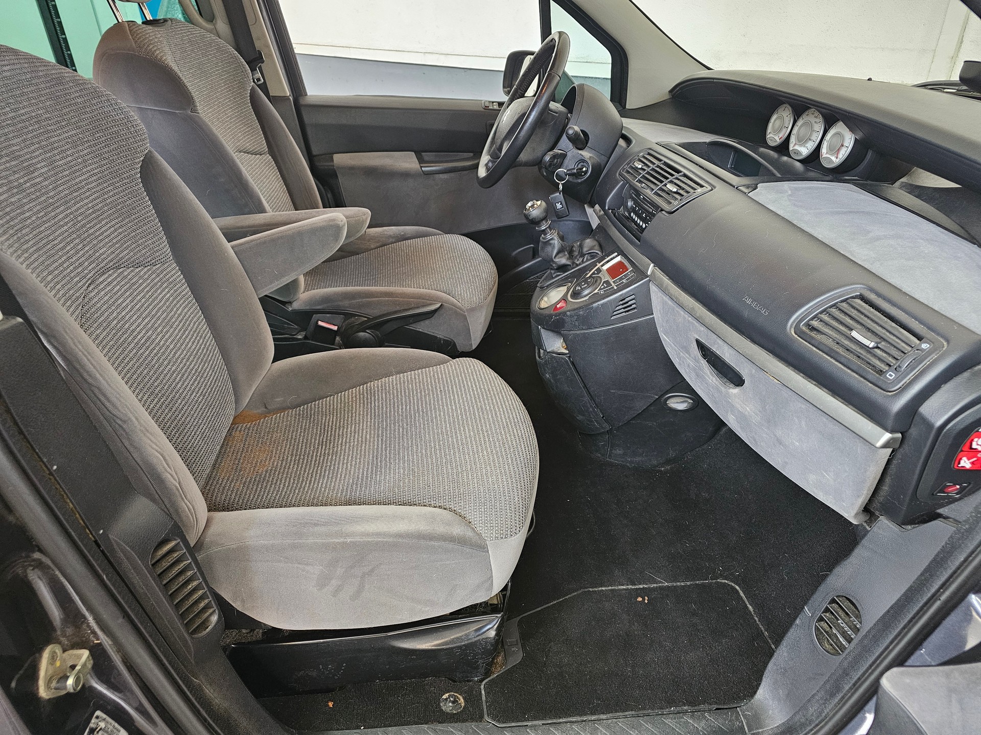 PEUGEOT 807 2.0 16V HDi (ST) Family+-image-3