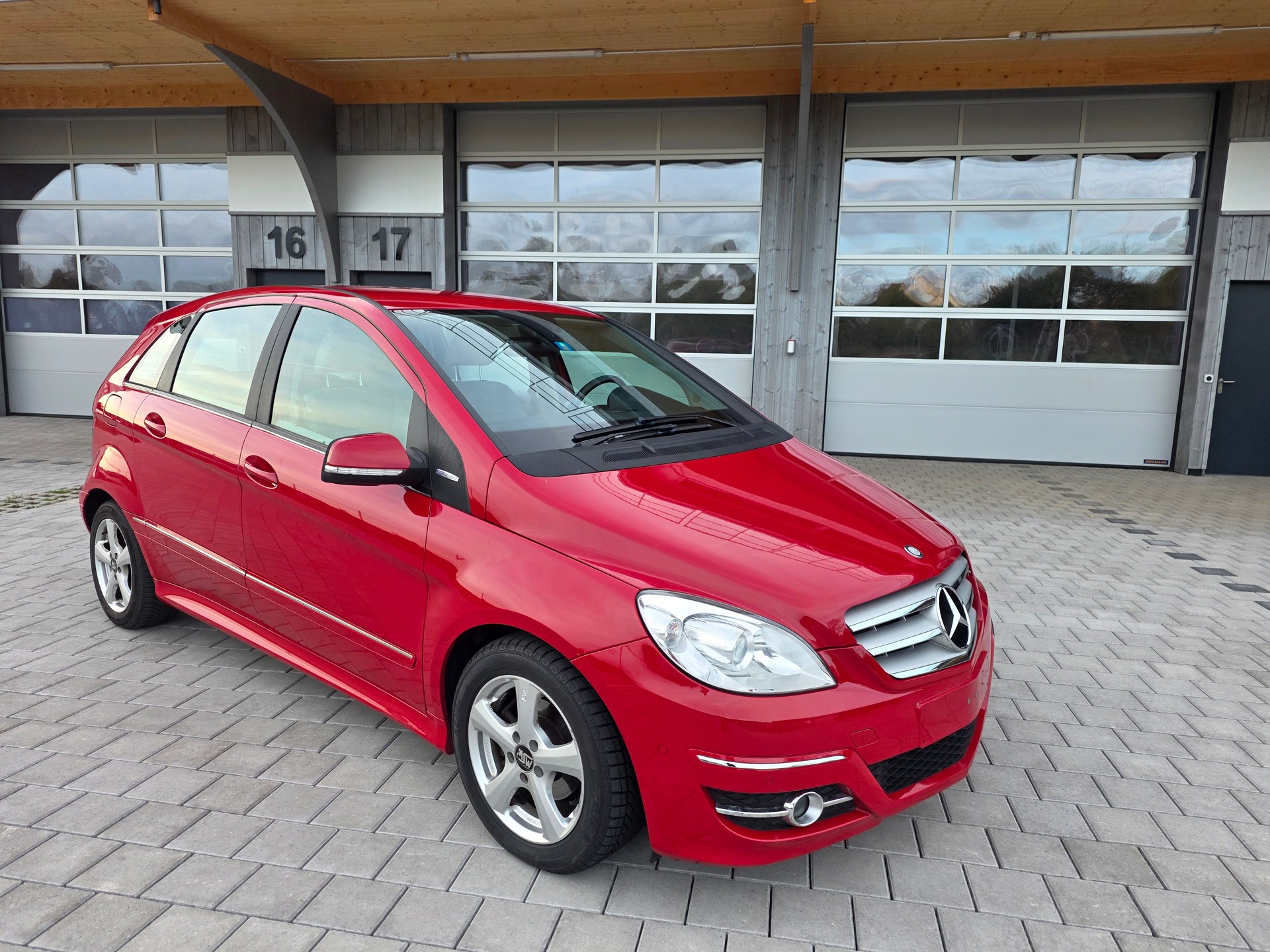 MERCEDES-BENZ B 180 BlueEfficiency Selection-image-2