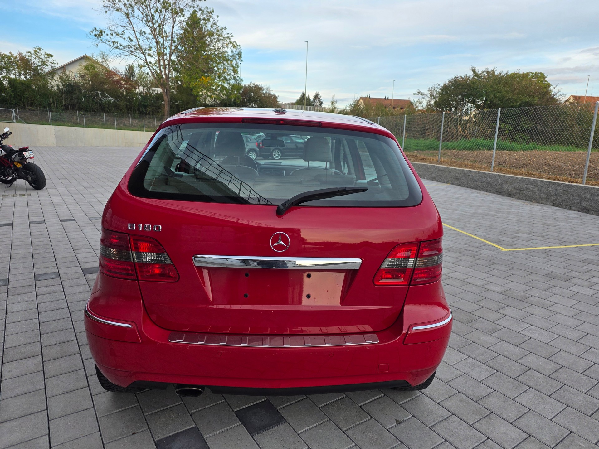 MERCEDES-BENZ B 180 BlueEfficiency Selection-image-8