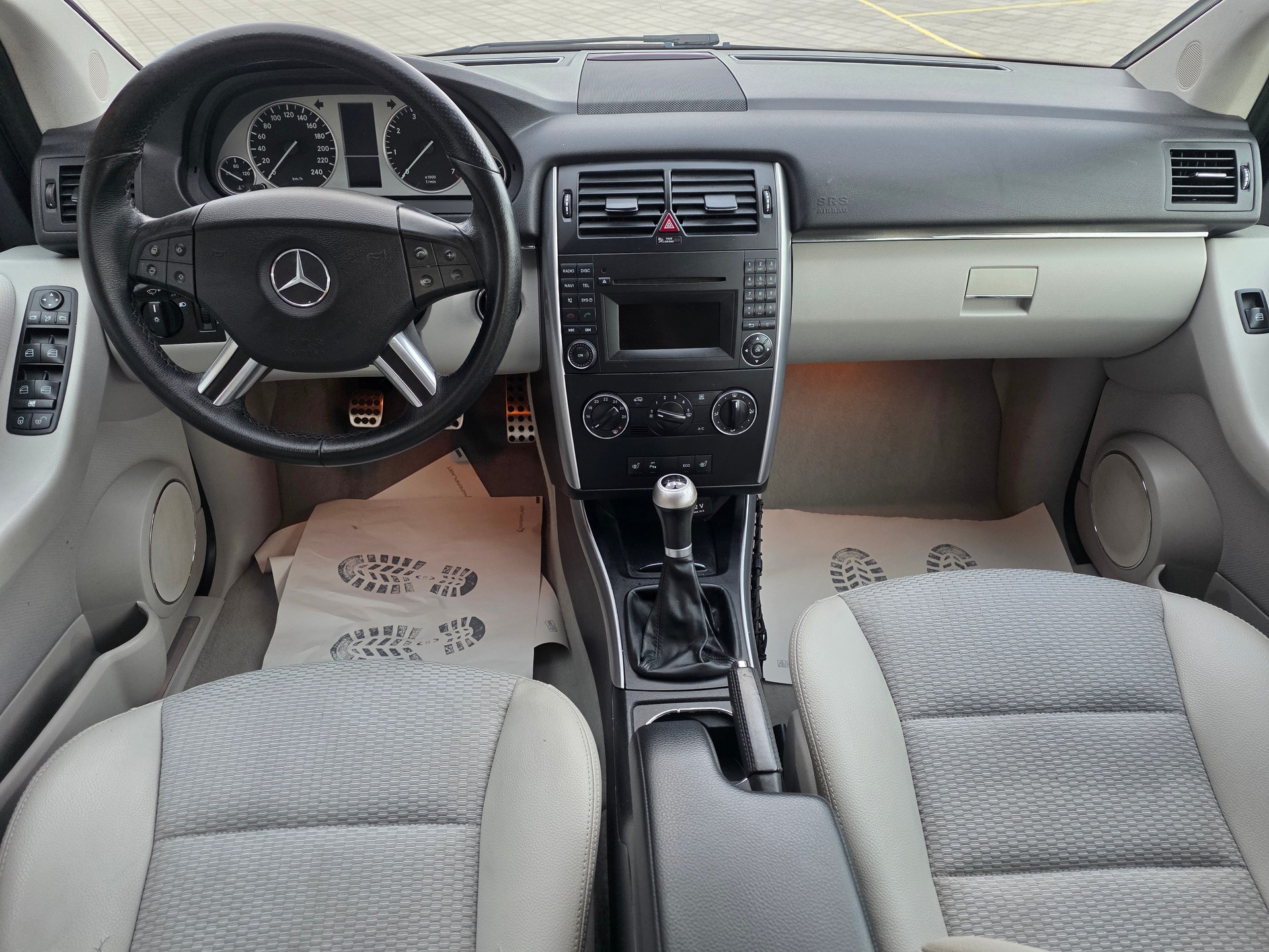 MERCEDES-BENZ B 180 BlueEfficiency Selection-image-9