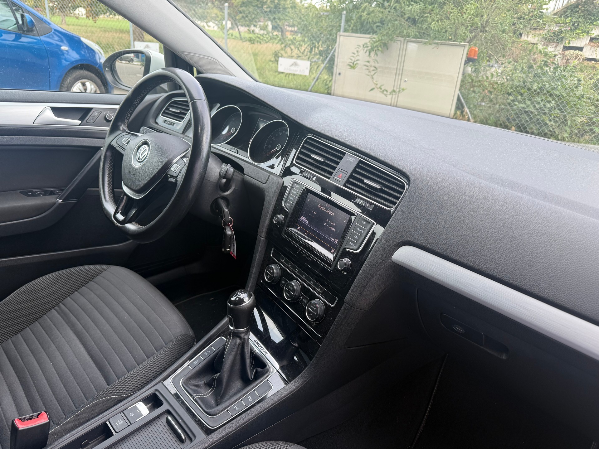 VW Golf Variant 1.6 TDI Cup 4Motion-image-12