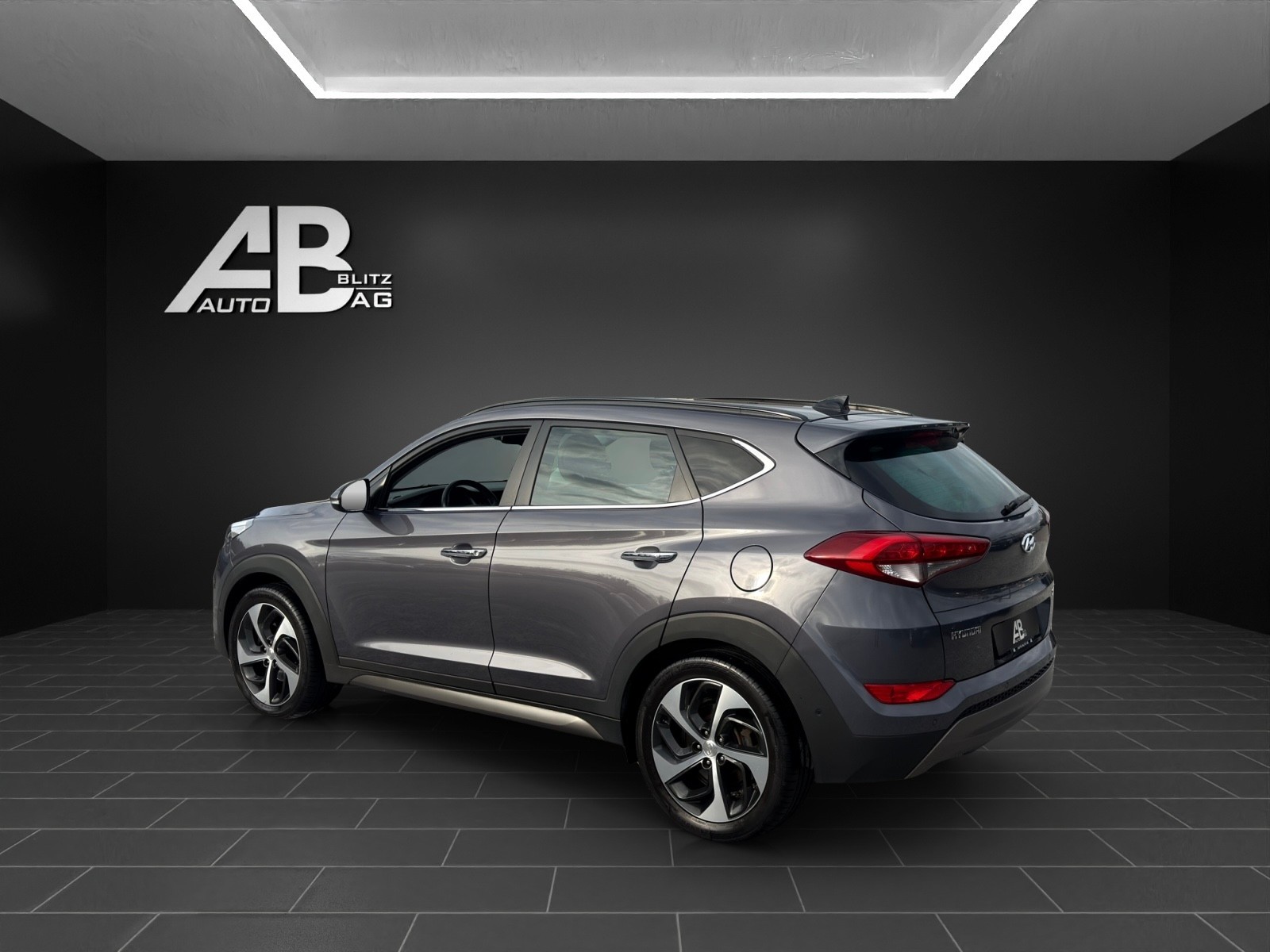 HYUNDAI Tucson 2.0 CRDI Vertex 4WD Automatic mit 185 PS-image-2