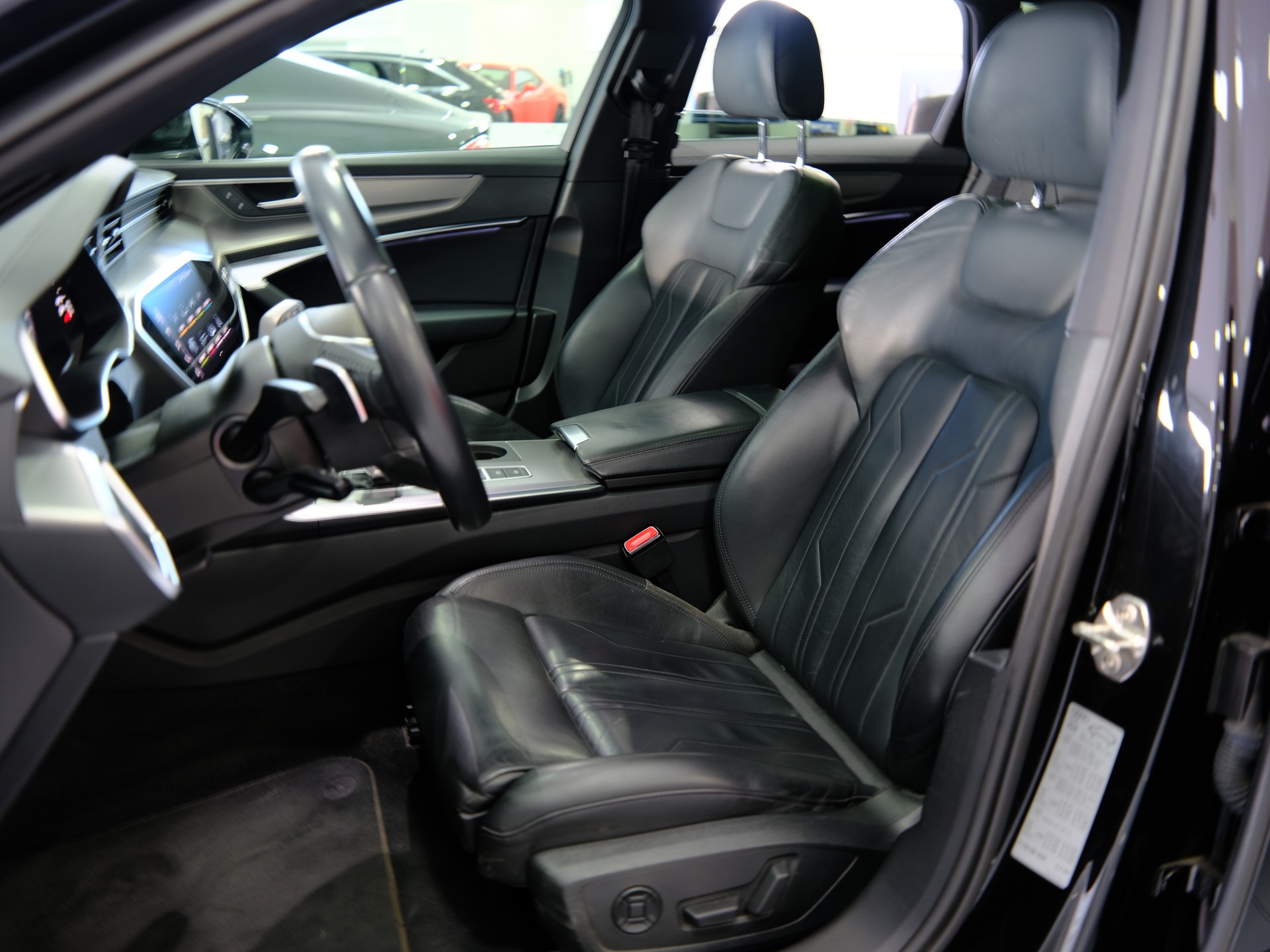 AUDI A6 Avant 45 TDI quattro tiptronic-image-8