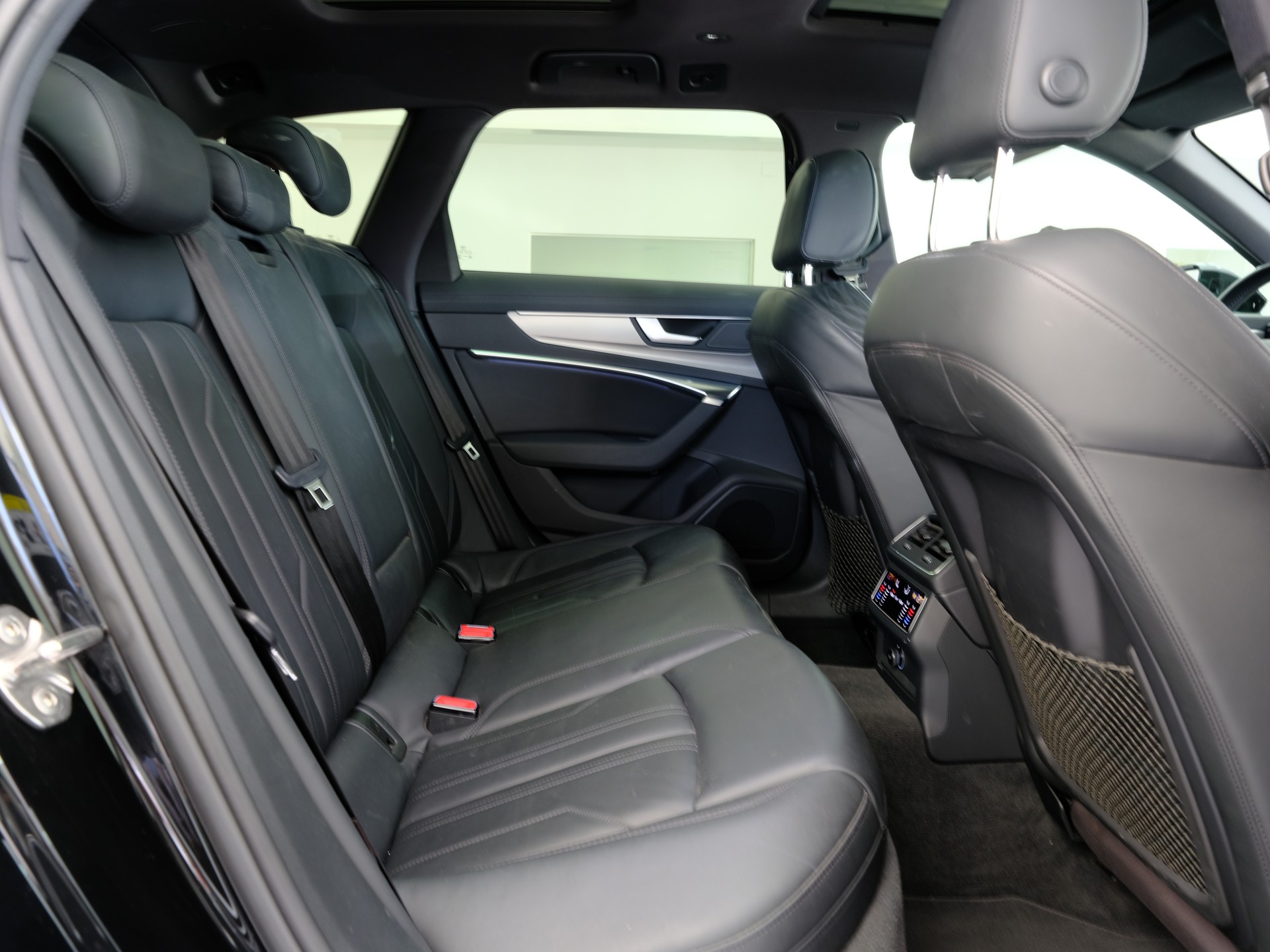 AUDI A6 Avant 45 TDI quattro tiptronic-image-14