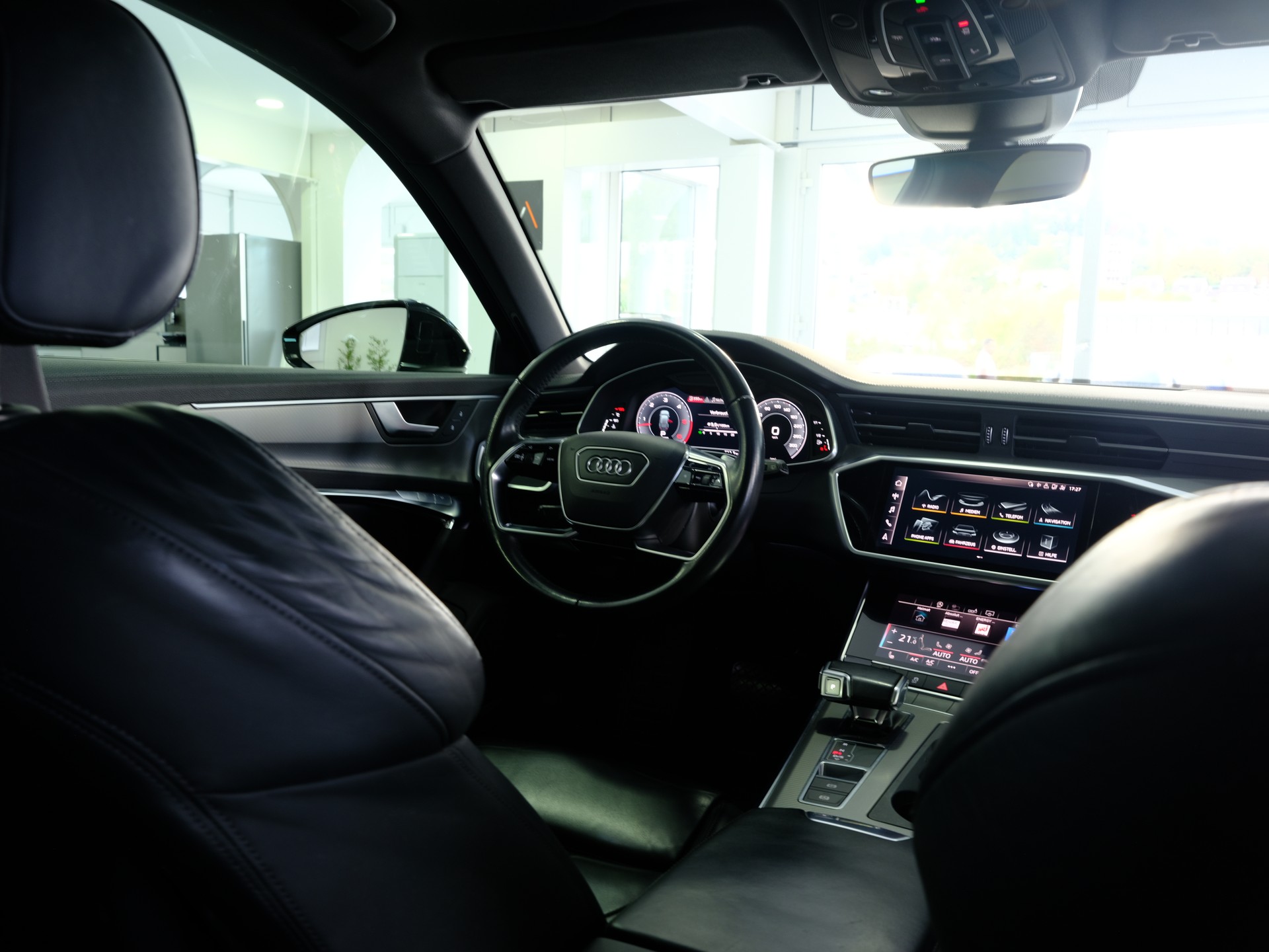 AUDI A6 Avant 45 TDI quattro tiptronic-image-16