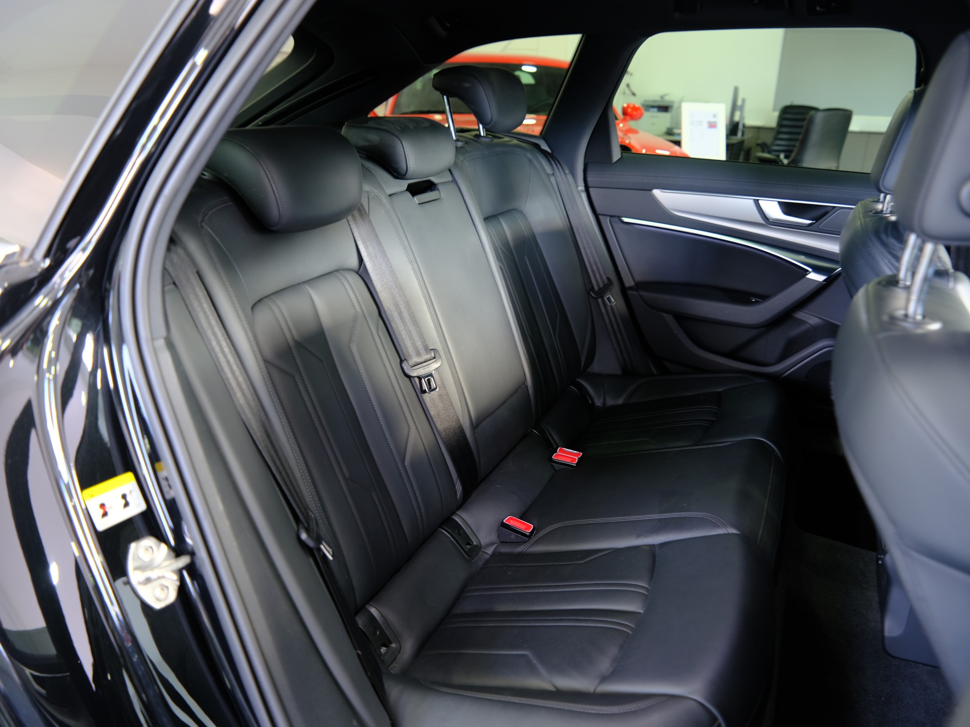 AUDI A6 Avant 45 TDI quattro tiptronic-image-13