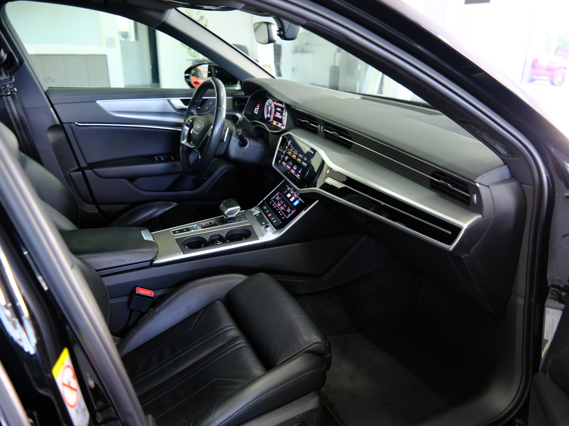 AUDI A6 Avant 45 TDI quattro tiptronic-image-10