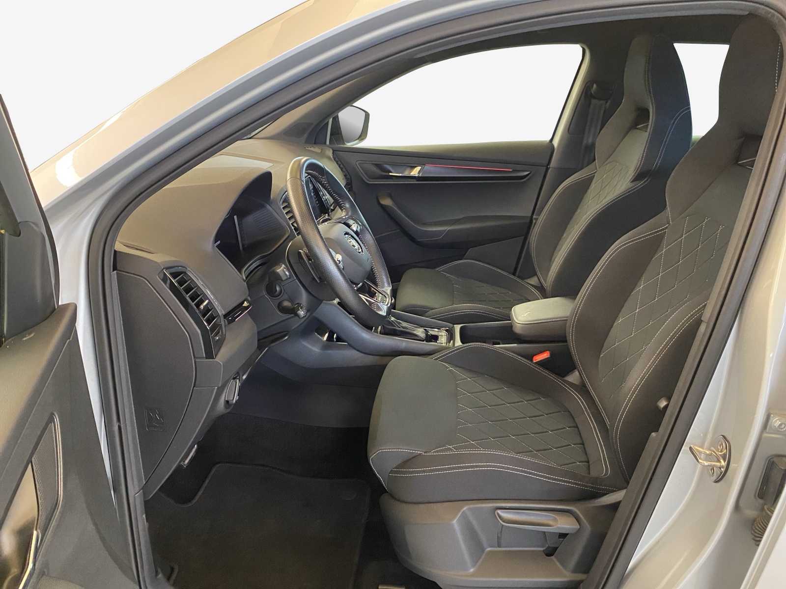 SKODA Karoq 1.5 TSI ACT SportLine DSG-image-7