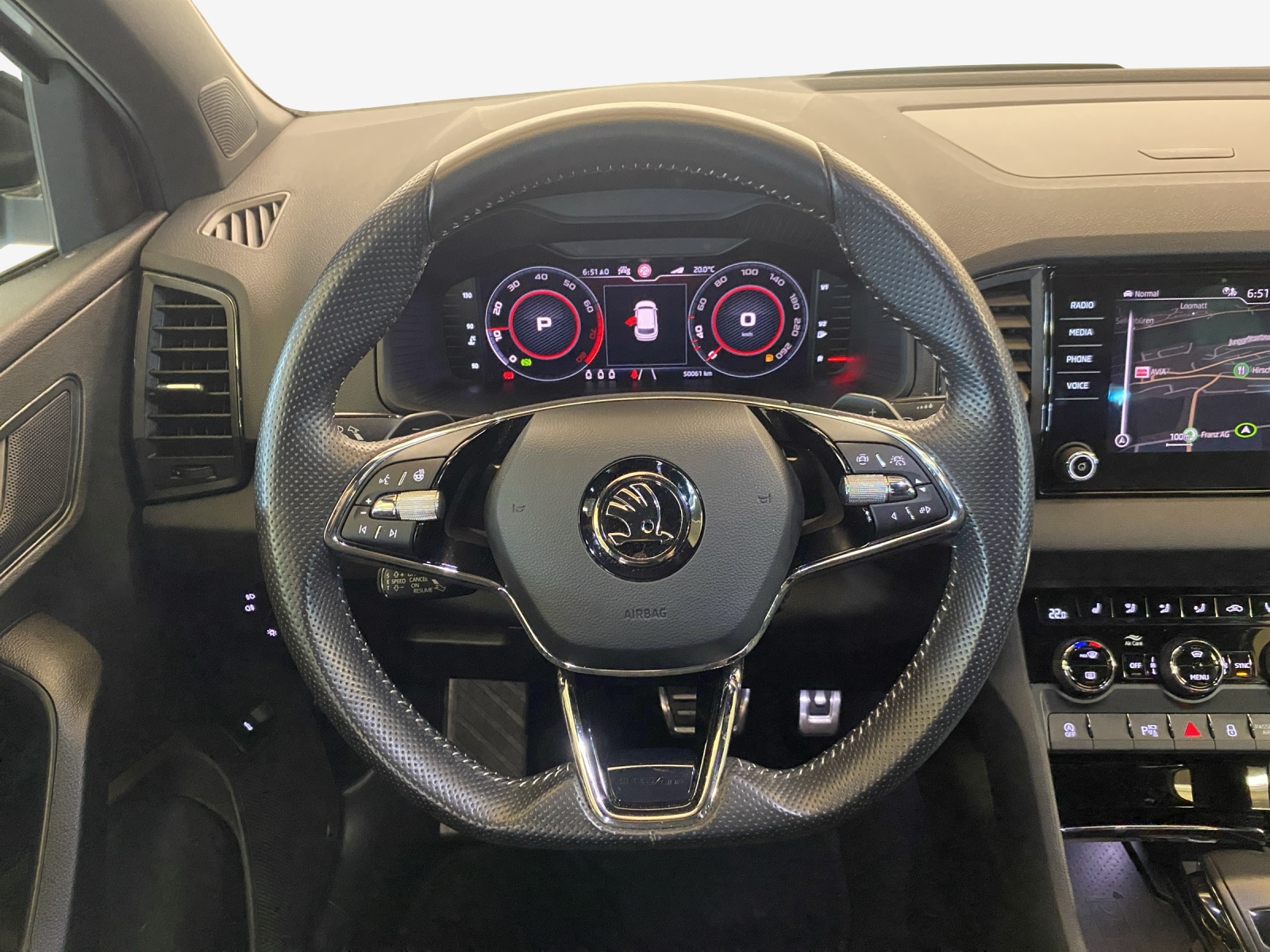SKODA Karoq 1.5 TSI ACT SportLine DSG-image-9