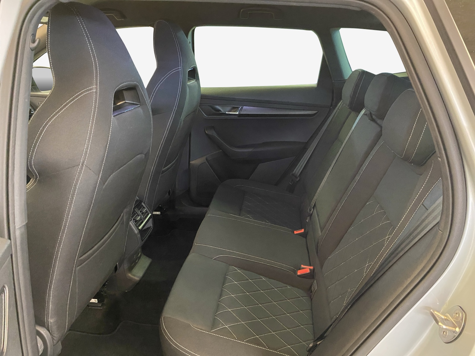 SKODA Karoq 1.5 TSI ACT SportLine DSG-image-11