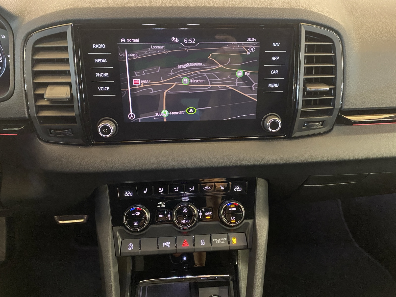SKODA Karoq 1.5 TSI ACT SportLine DSG-image-10