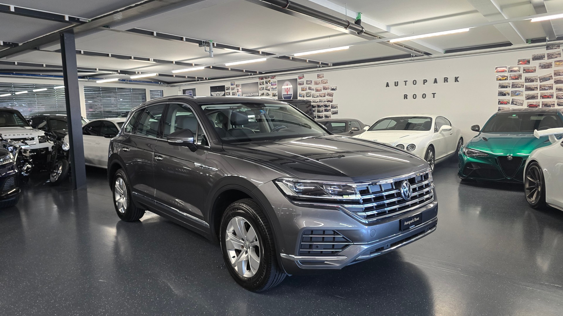 VW Touareg 3.0 TDI Elegance Tiptronic-image-1