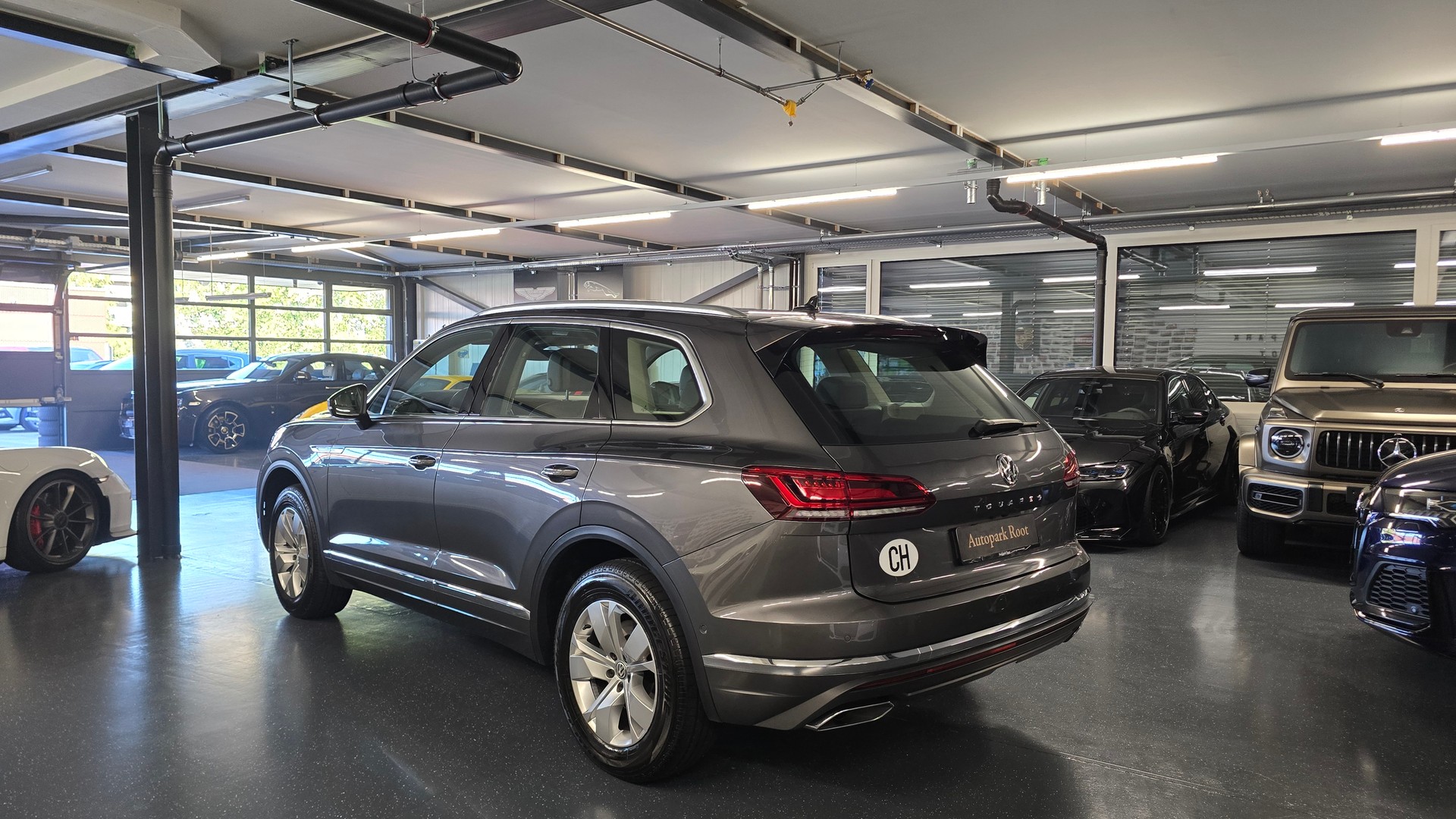 VW Touareg 3.0 TDI Elegance Tiptronic-image-6