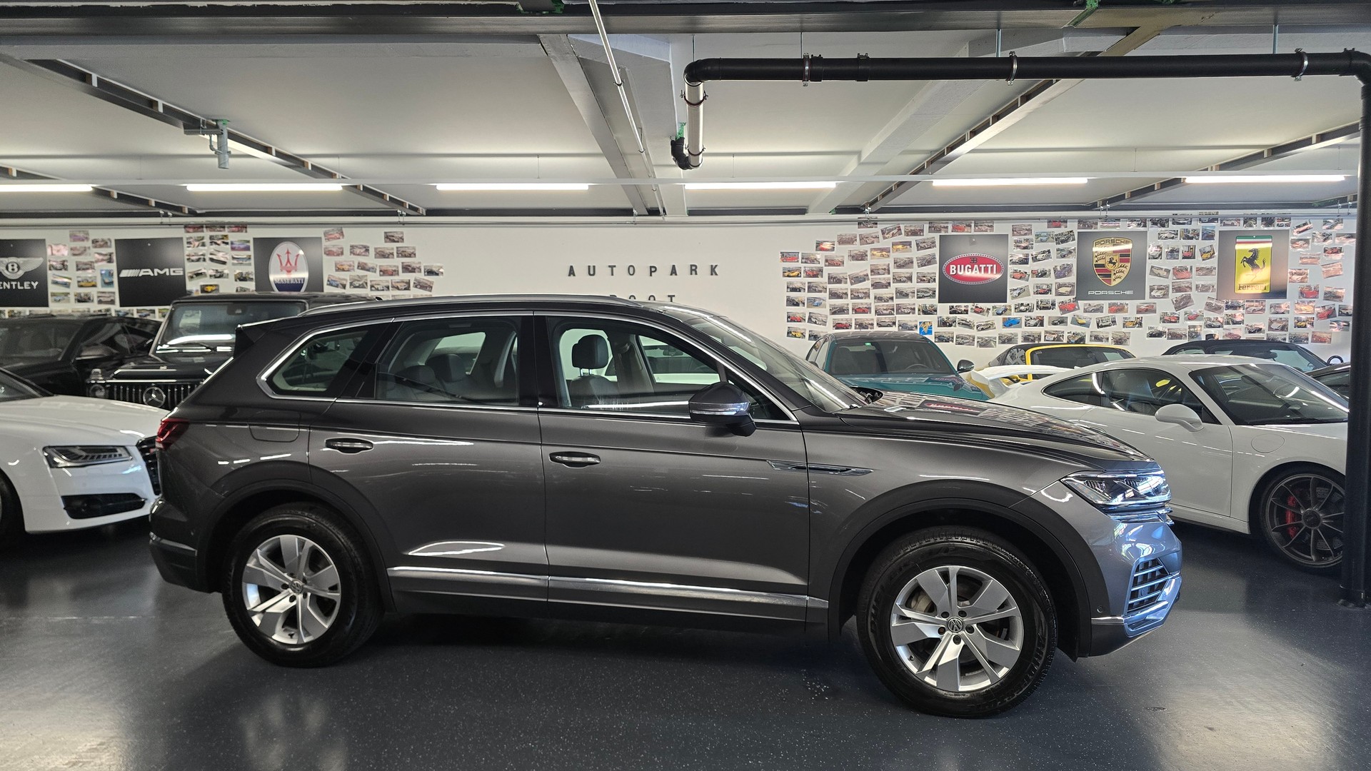 VW Touareg 3.0 TDI Elegance Tiptronic-image-3