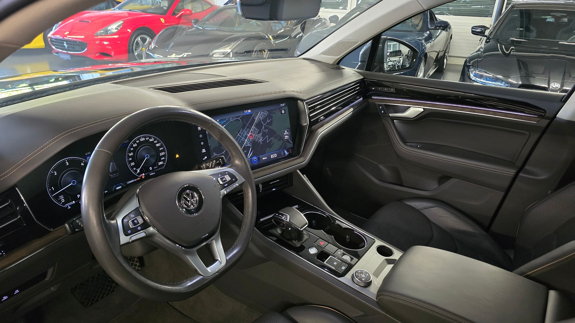 VW Touareg 3.0 TDI Elegance Tiptronic-image-13