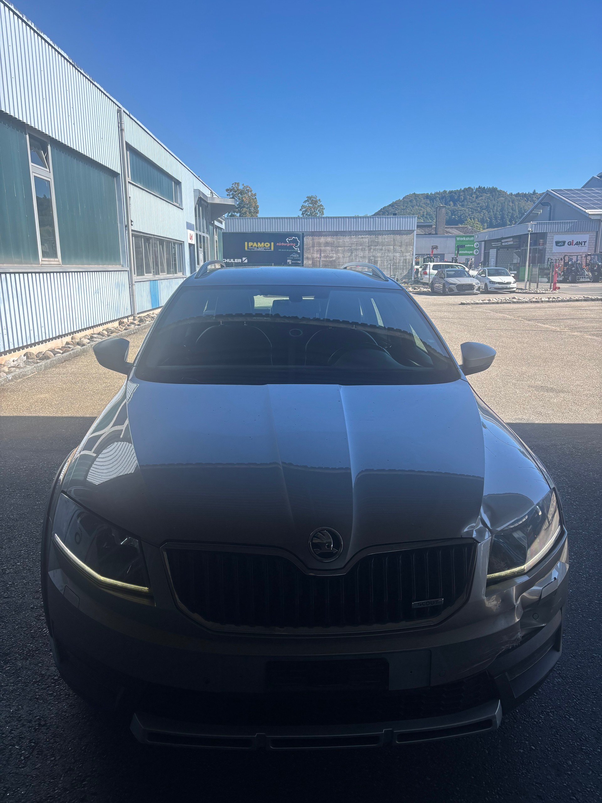 SKODA Octavia Combi 1.8 TSI Scout 4x4 DSG-image-1