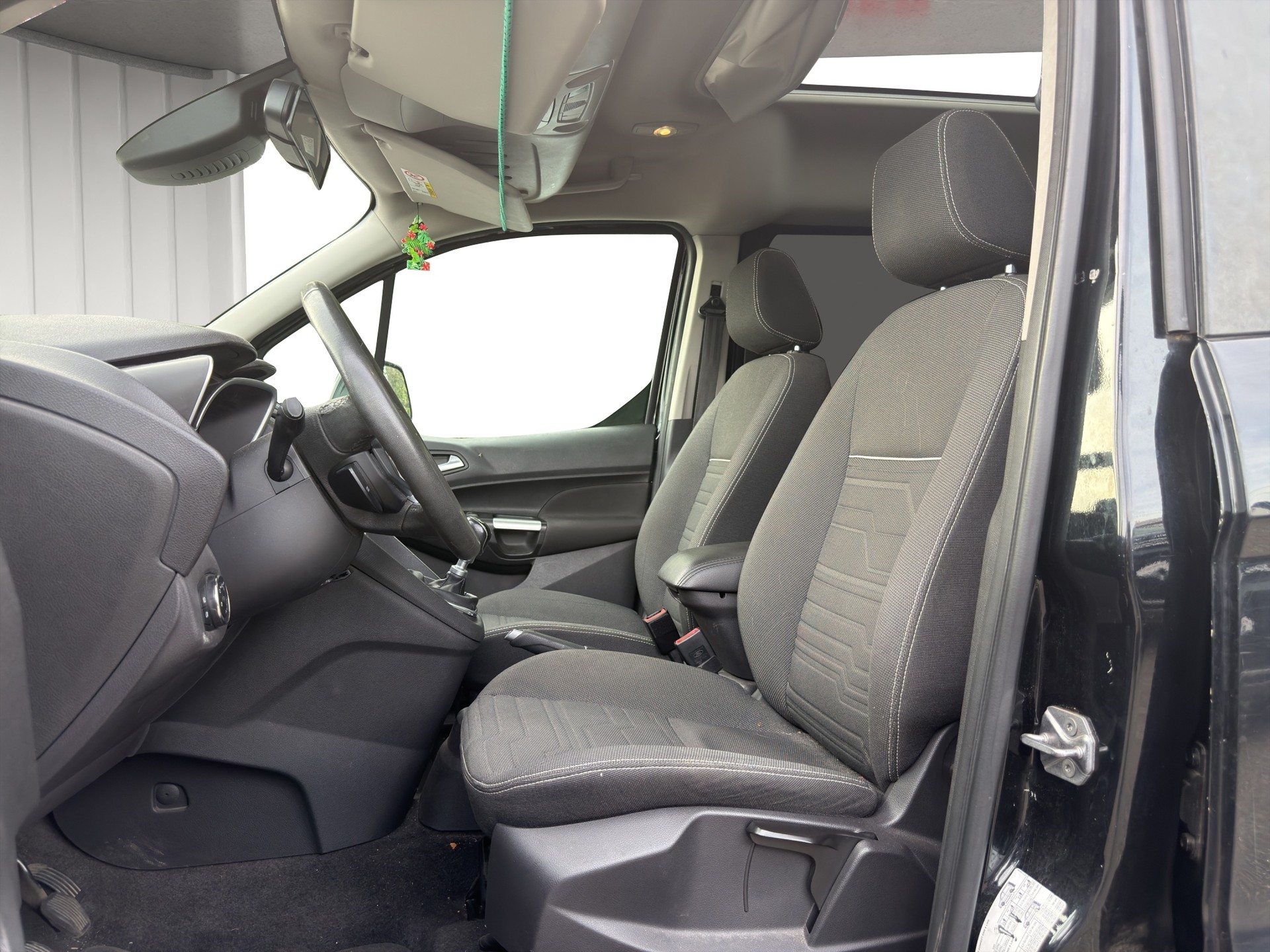 FORD Tourneo Connect 1.0 SCTi Trend-image-8