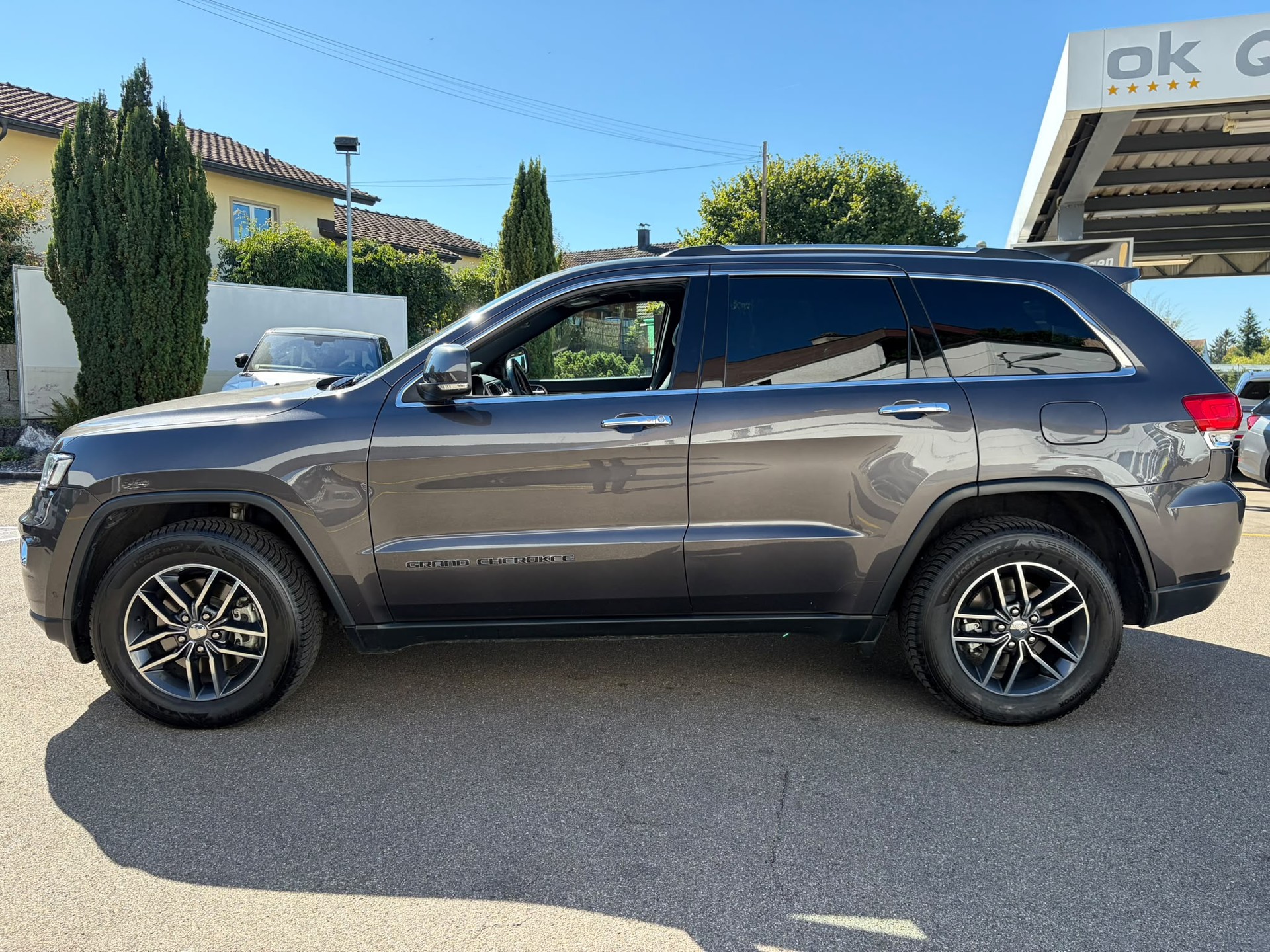 JEEP Grand Cherokee 3.0 CRD Limited Automatic-image-3