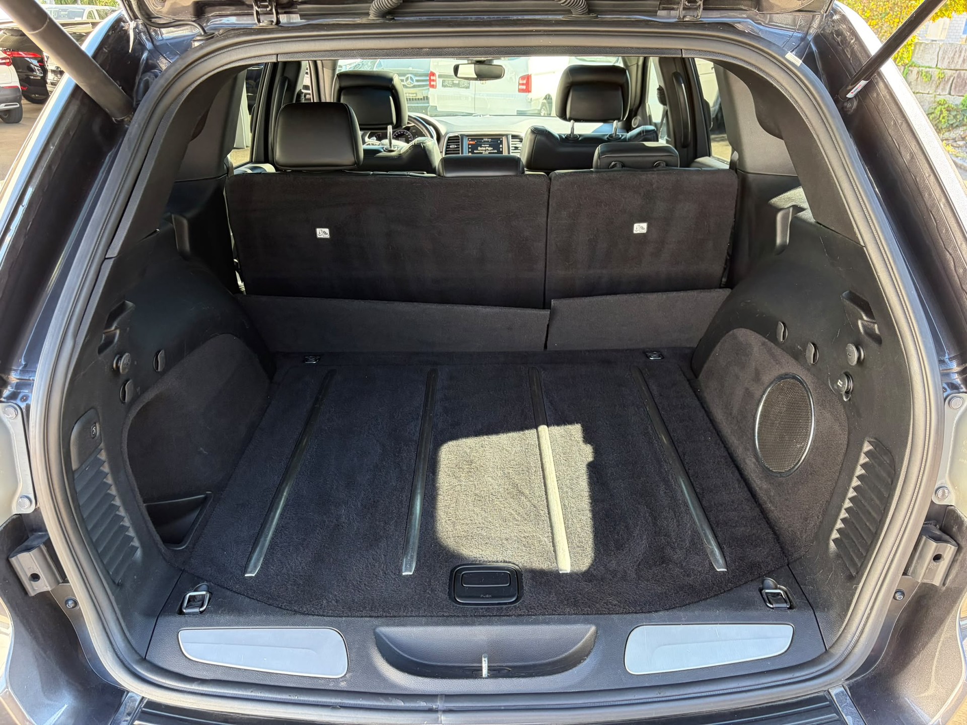 JEEP Grand Cherokee 3.0 CRD Limited Automatic-image-8