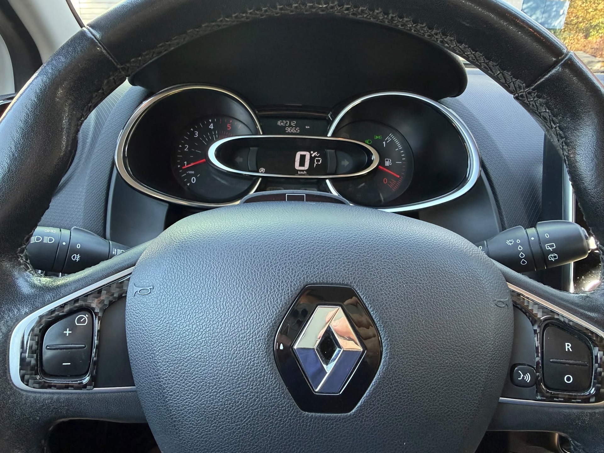 RENAULT Clio 1.5 dCi Zen EDC-image-4