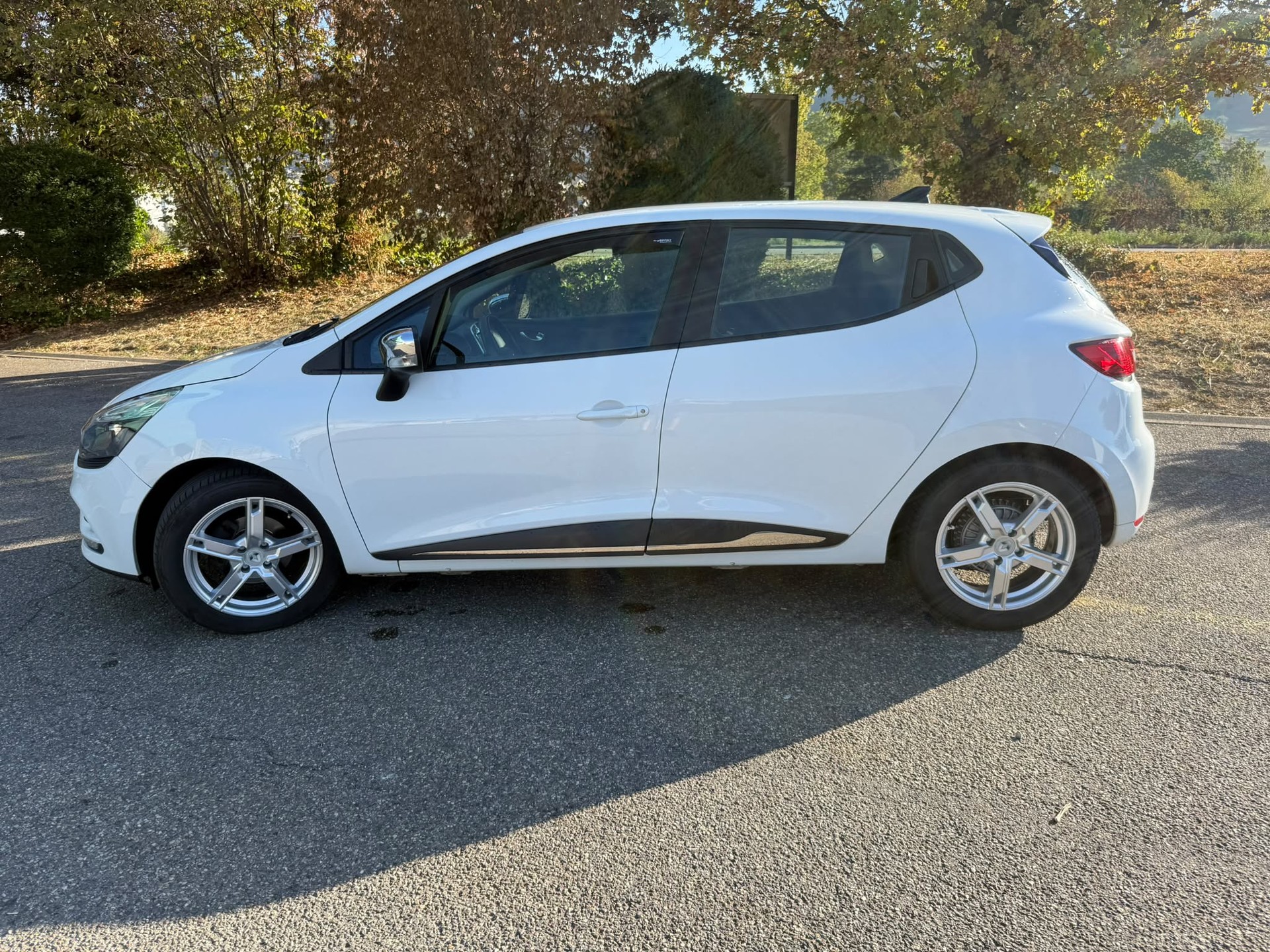 RENAULT Clio 1.5 dCi Zen EDC-image-1