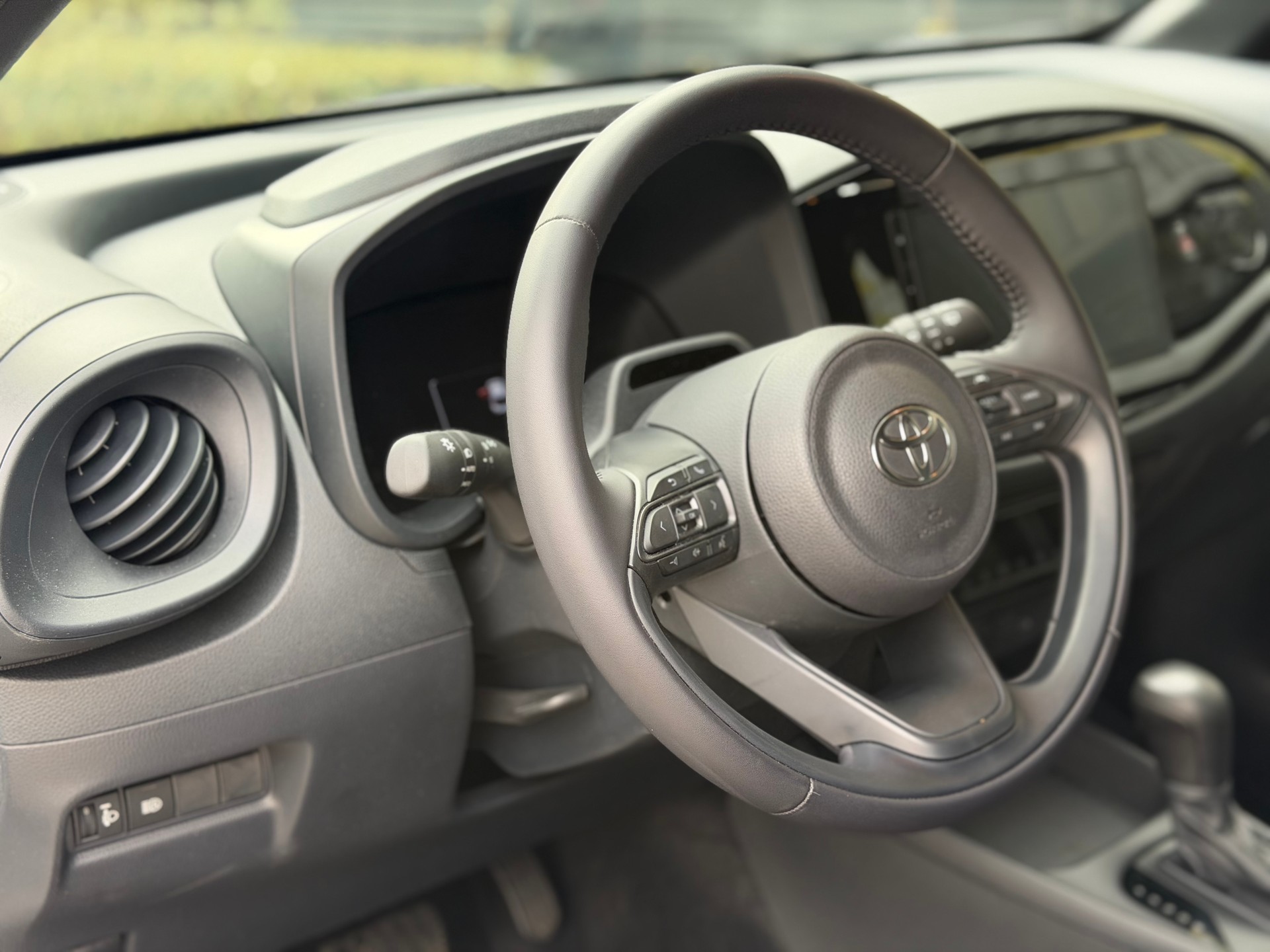 TOYOTA Aygo X 1.5 Comfort e-CVT-image-10