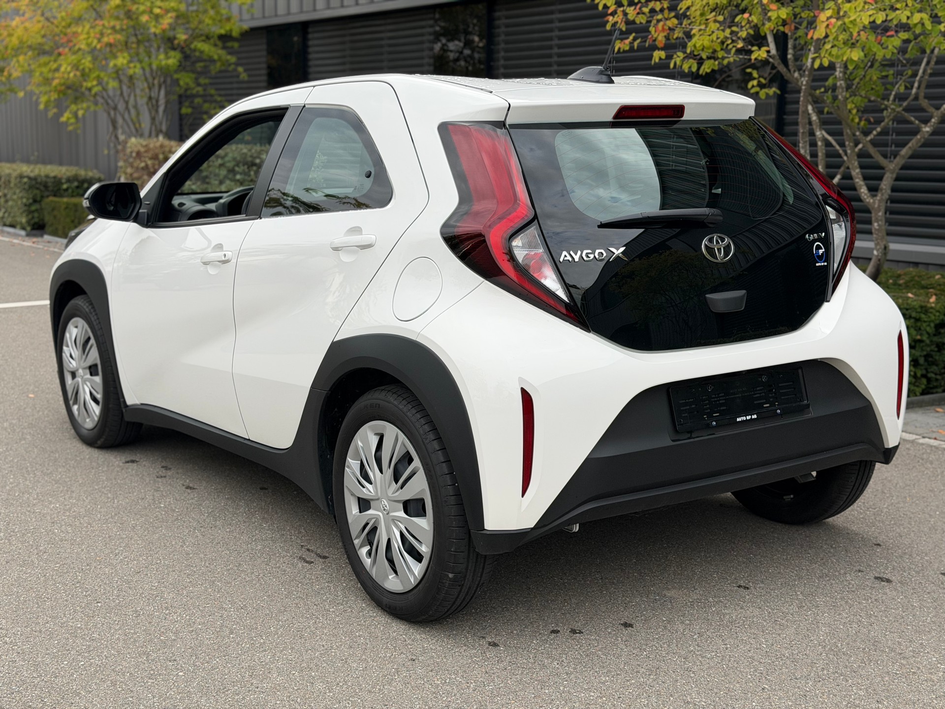 TOYOTA Aygo X 1.5 Comfort e-CVT-image-5