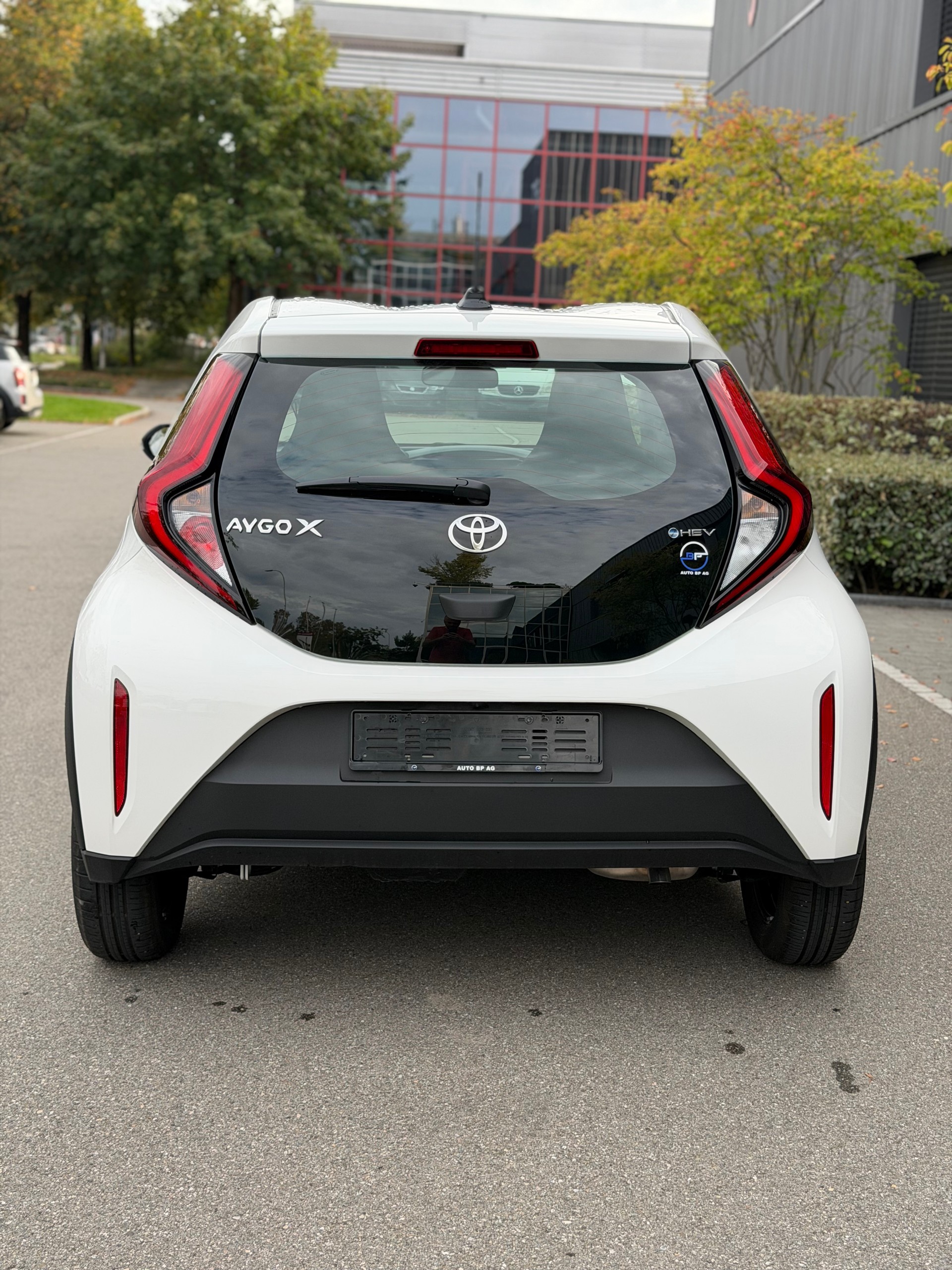 TOYOTA Aygo X 1.5 Comfort e-CVT-image-3