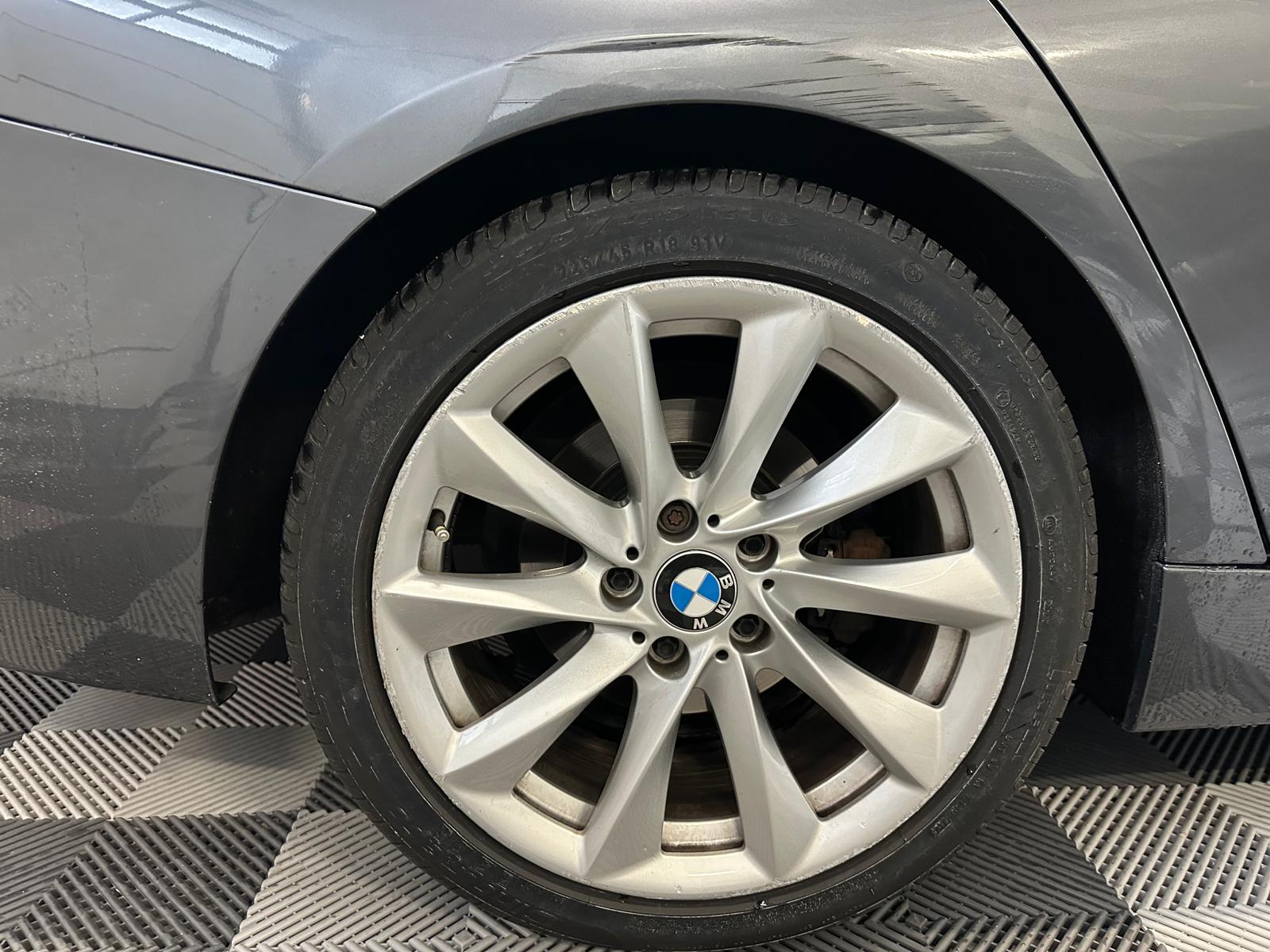 BMW 320i xDrive Touring Modern Line Steptronic-image-30