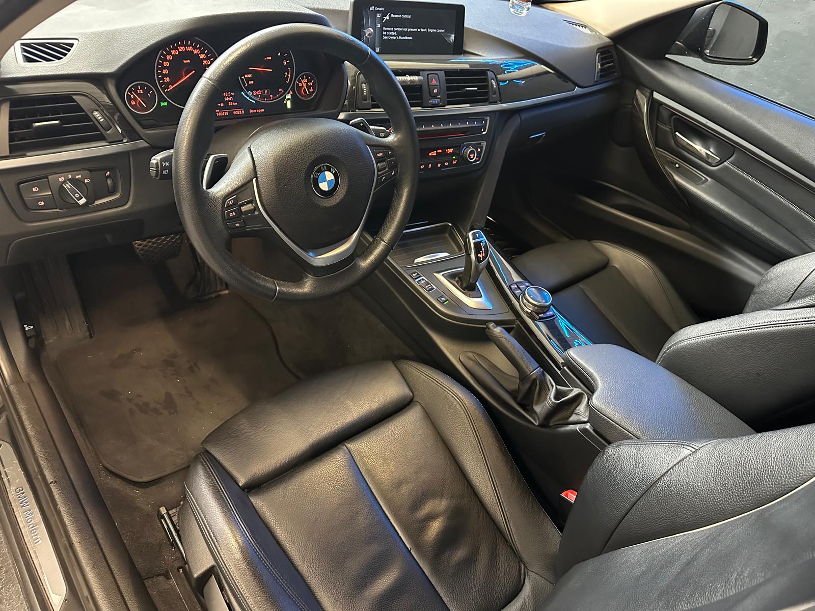 BMW 320i xDrive Touring Modern Line Steptronic-image-1