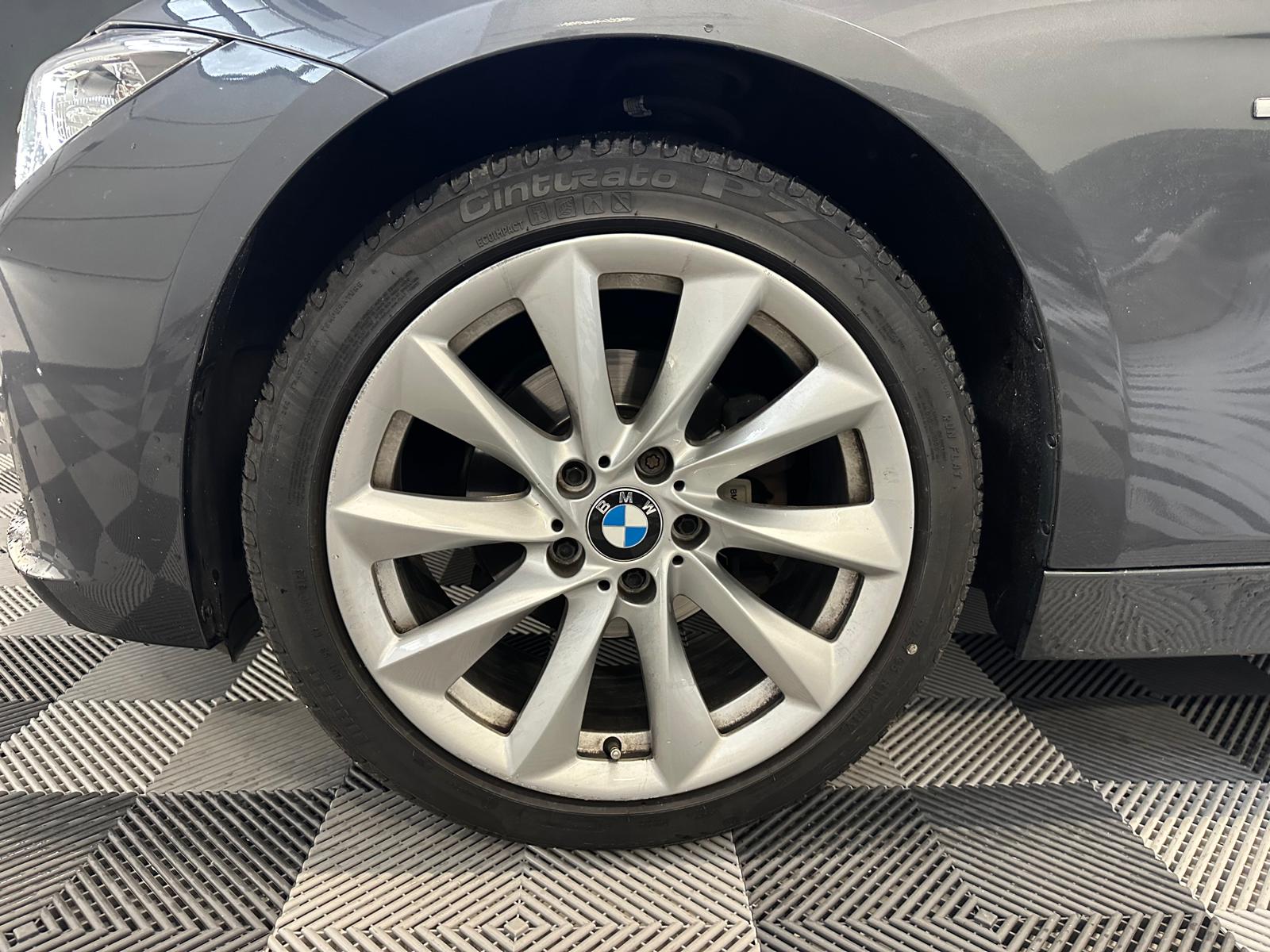 BMW 320i xDrive Touring Modern Line Steptronic-image-28
