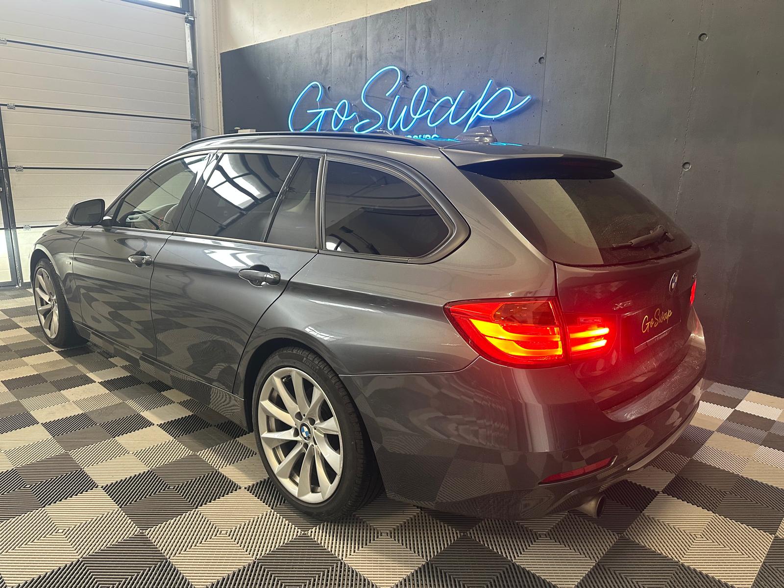 BMW 320i xDrive Touring Modern Line Steptronic-image-3