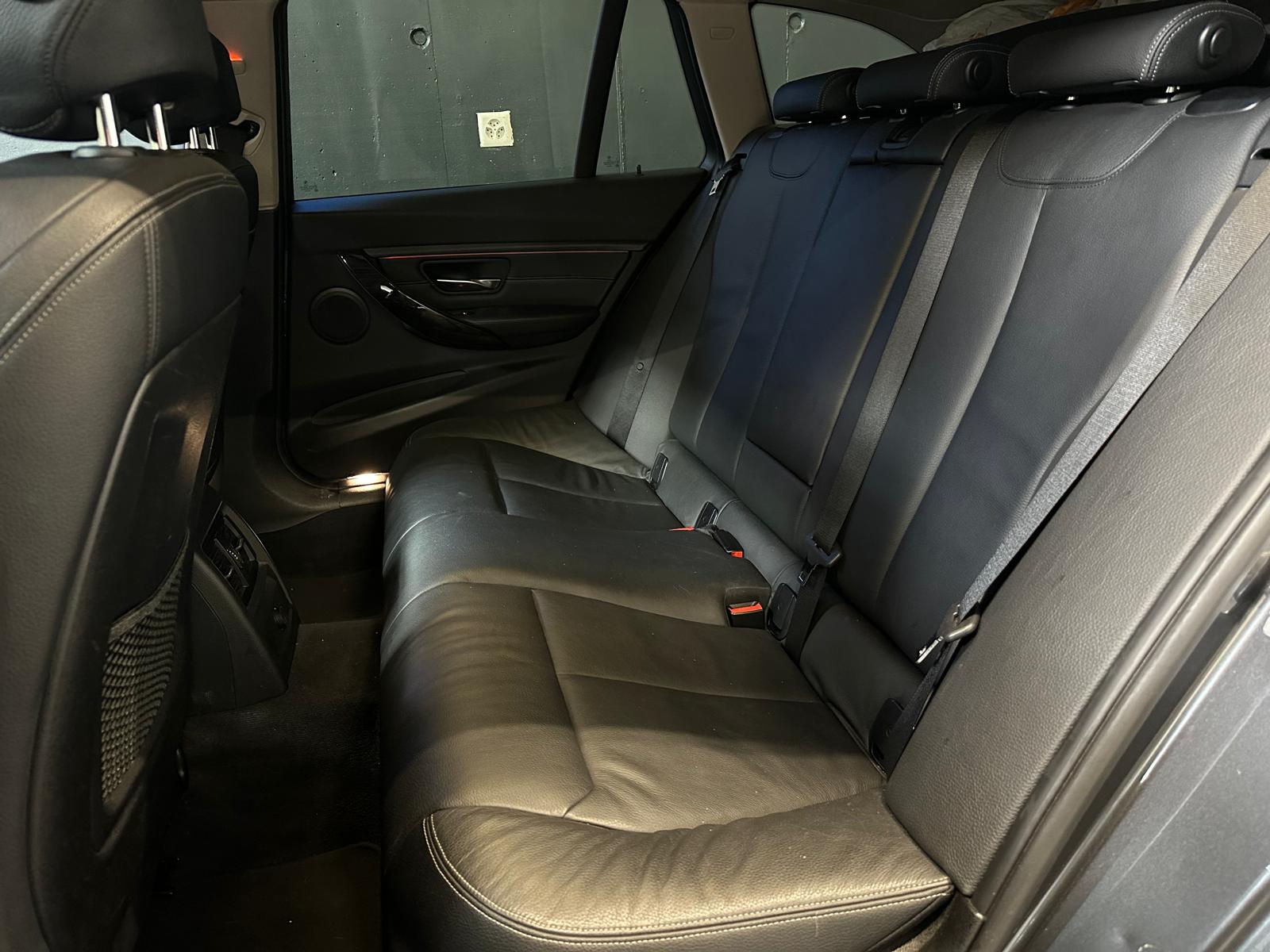 BMW 320i xDrive Touring Modern Line Steptronic-image-10