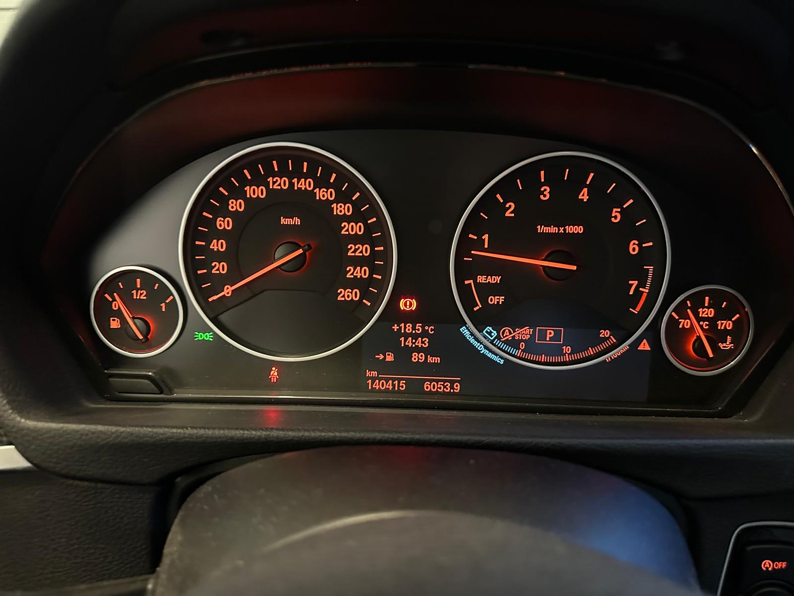 BMW 320i xDrive Touring Modern Line Steptronic-image-19