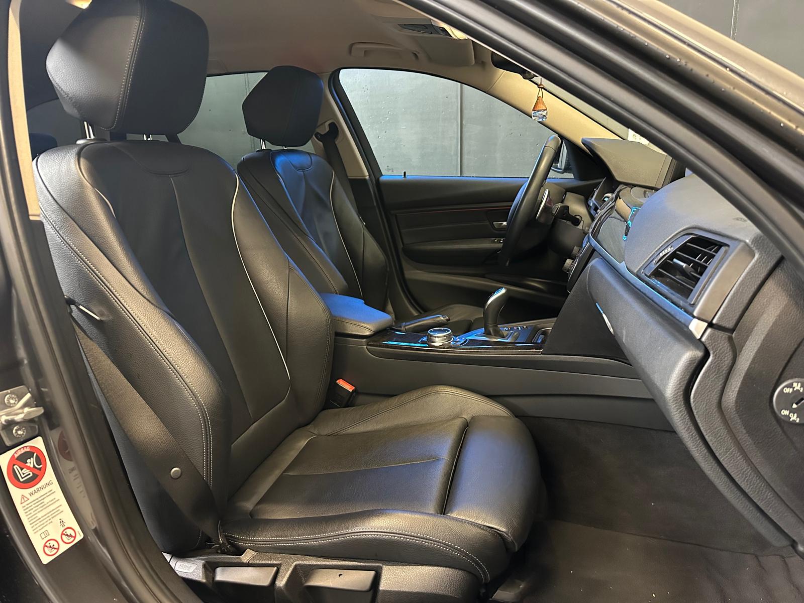 BMW 320i xDrive Touring Modern Line Steptronic-image-11