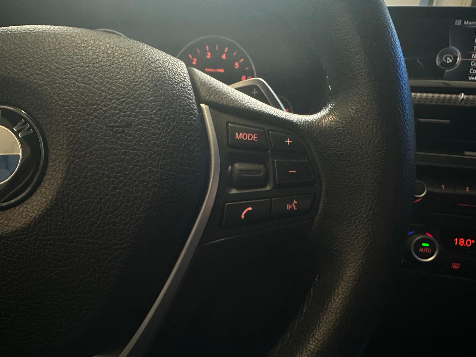BMW 320i xDrive Touring Modern Line Steptronic-image-18