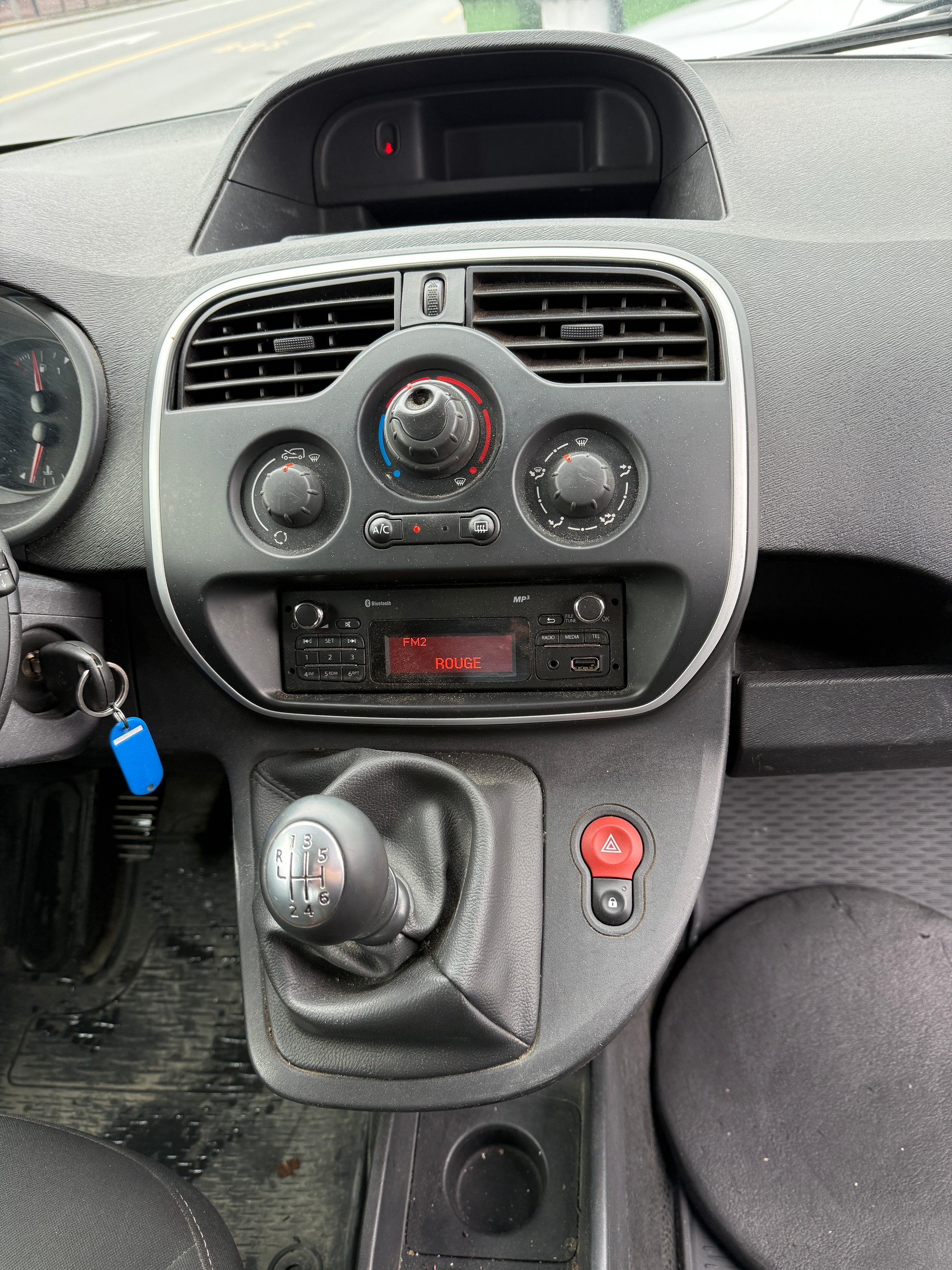 RENAULT Kangoo Medium TCe 115 ENERGY Business - Nouvelle Expertise du Jour : 23.10.2026 - Grand Service Fait à 203‘931 km le 23.07.2026-image-16
