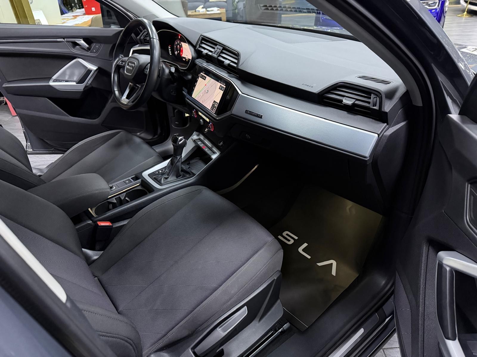 AUDI Q3 35 TDI advanced quattro S-tronic / CH Auto 1 Hand / Gepflegt-image-8
