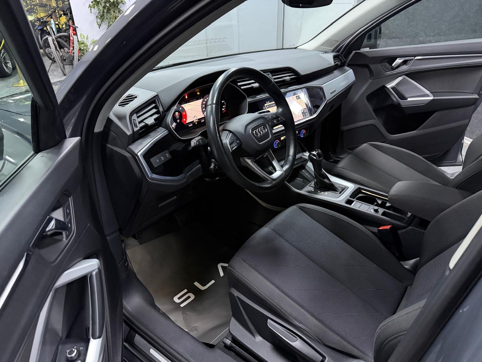 AUDI Q3 35 TDI advanced quattro S-tronic / CH Auto 1 Hand / Gepflegt-image-7