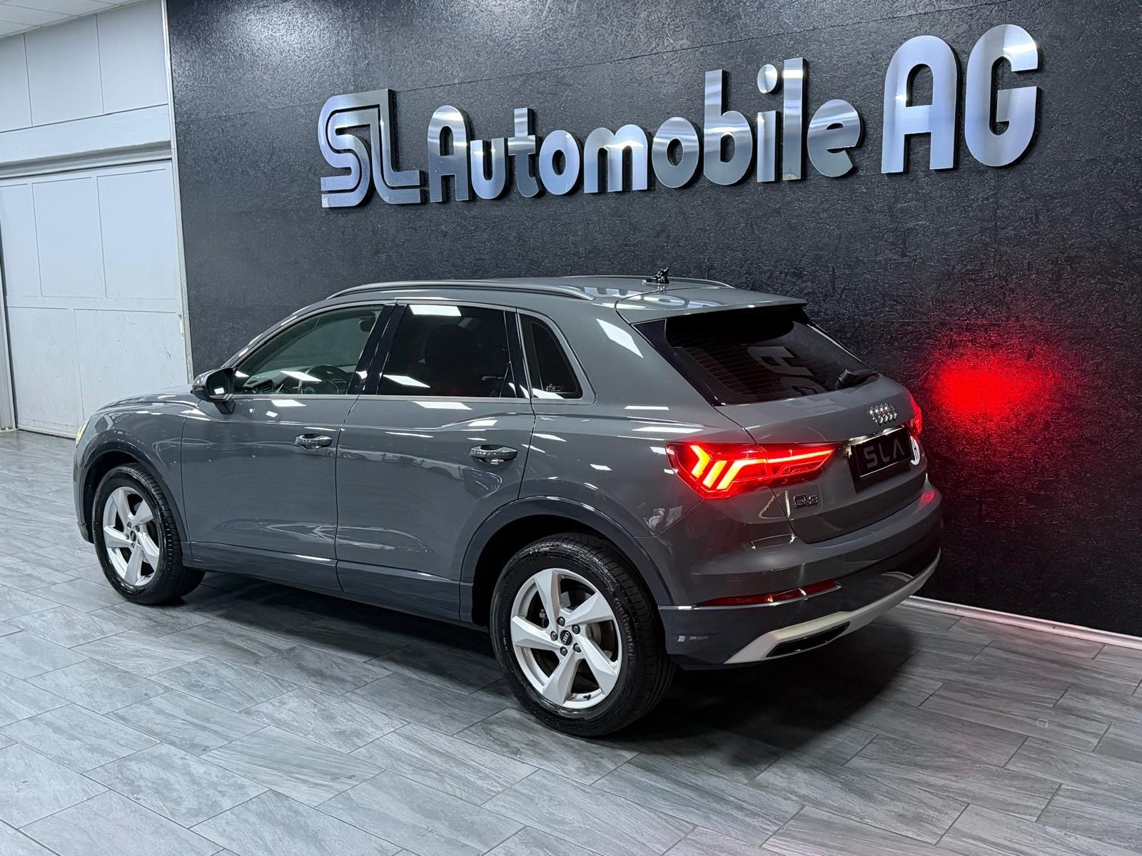 AUDI Q3 35 TDI advanced quattro S-tronic / CH Auto 1 Hand / Gepflegt-image-5