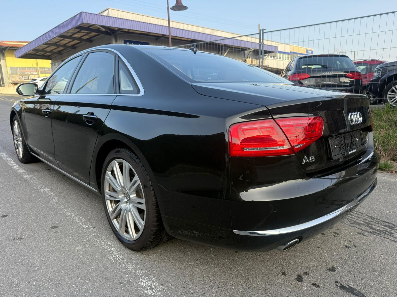 AUDI A8 4.2 TDI quattro tiptronic-image-4